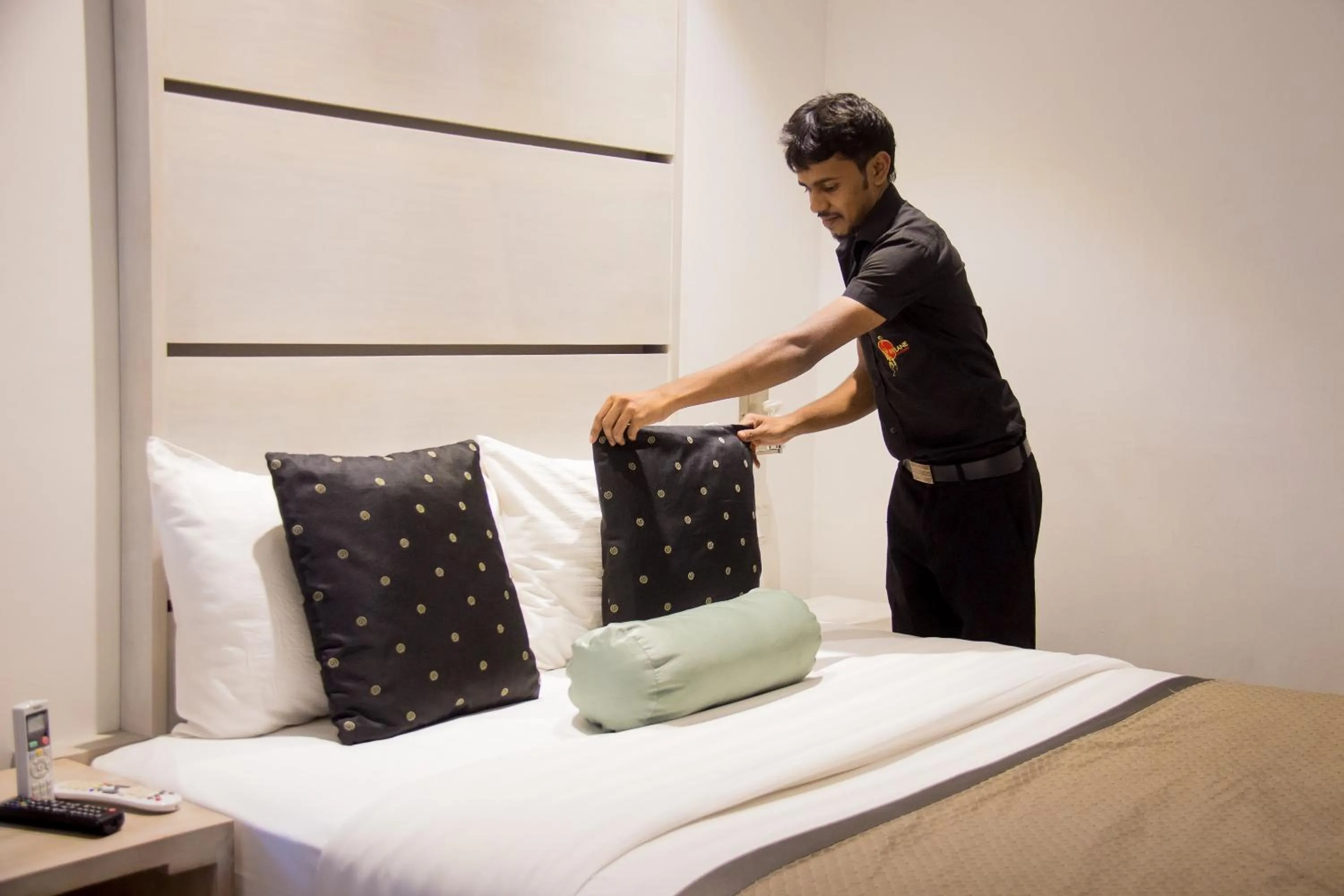 Staff, Bed in Ivy Lane Colombo
