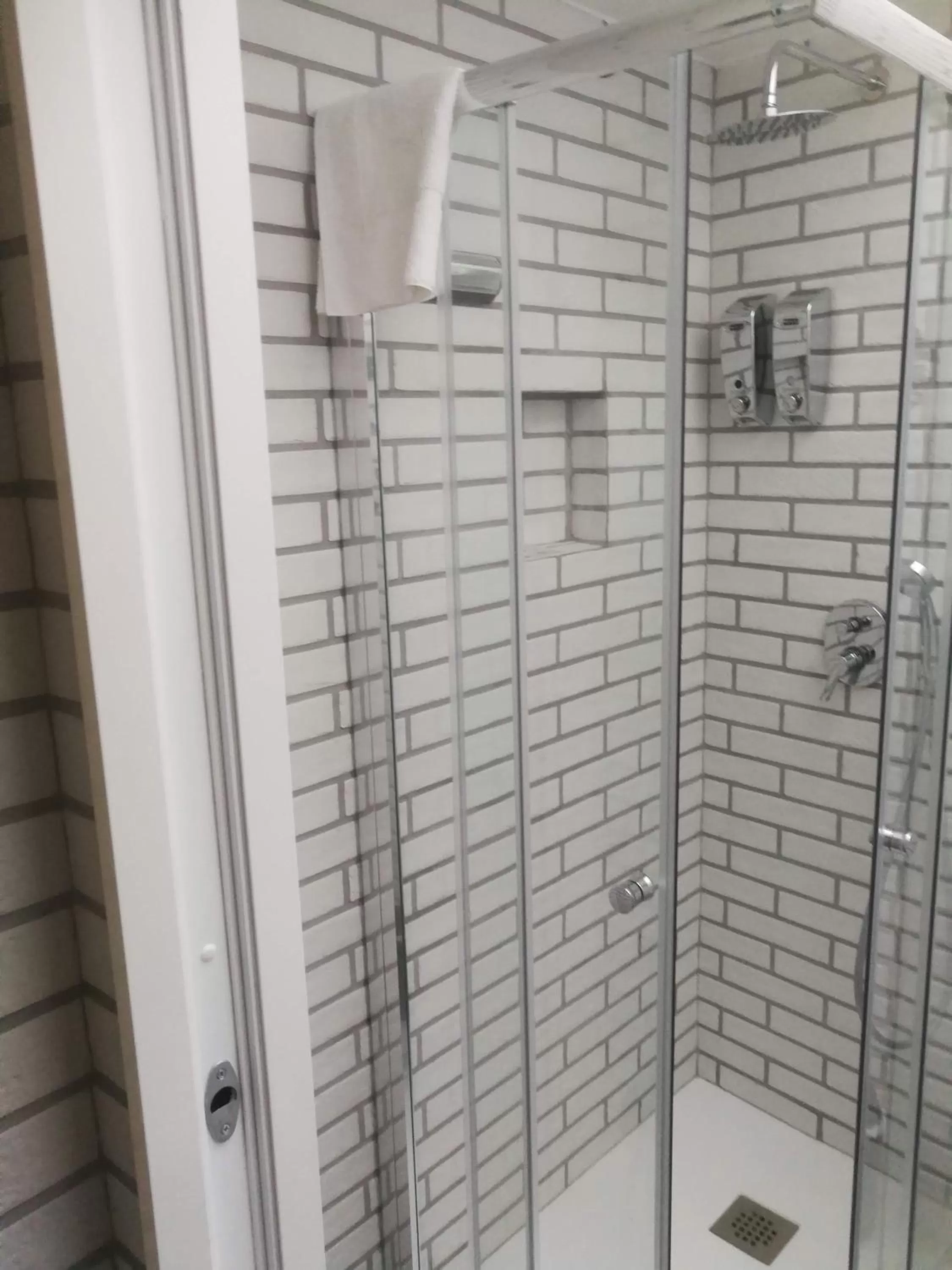 Bathroom in San Francesco Rooms and Apartment with Terrace in Palermo Locazione Turistica