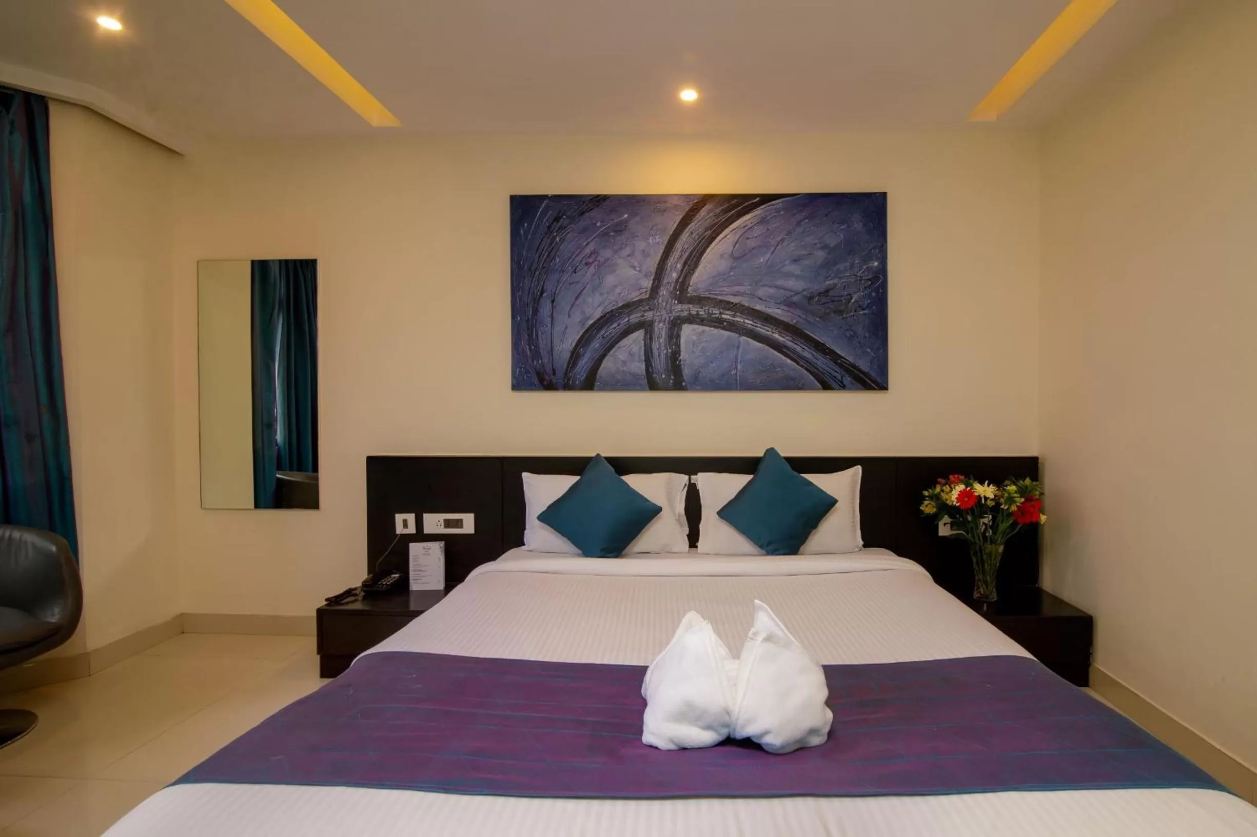 Bed in Muscatel Yavachi - 400 Mts from MG Marg