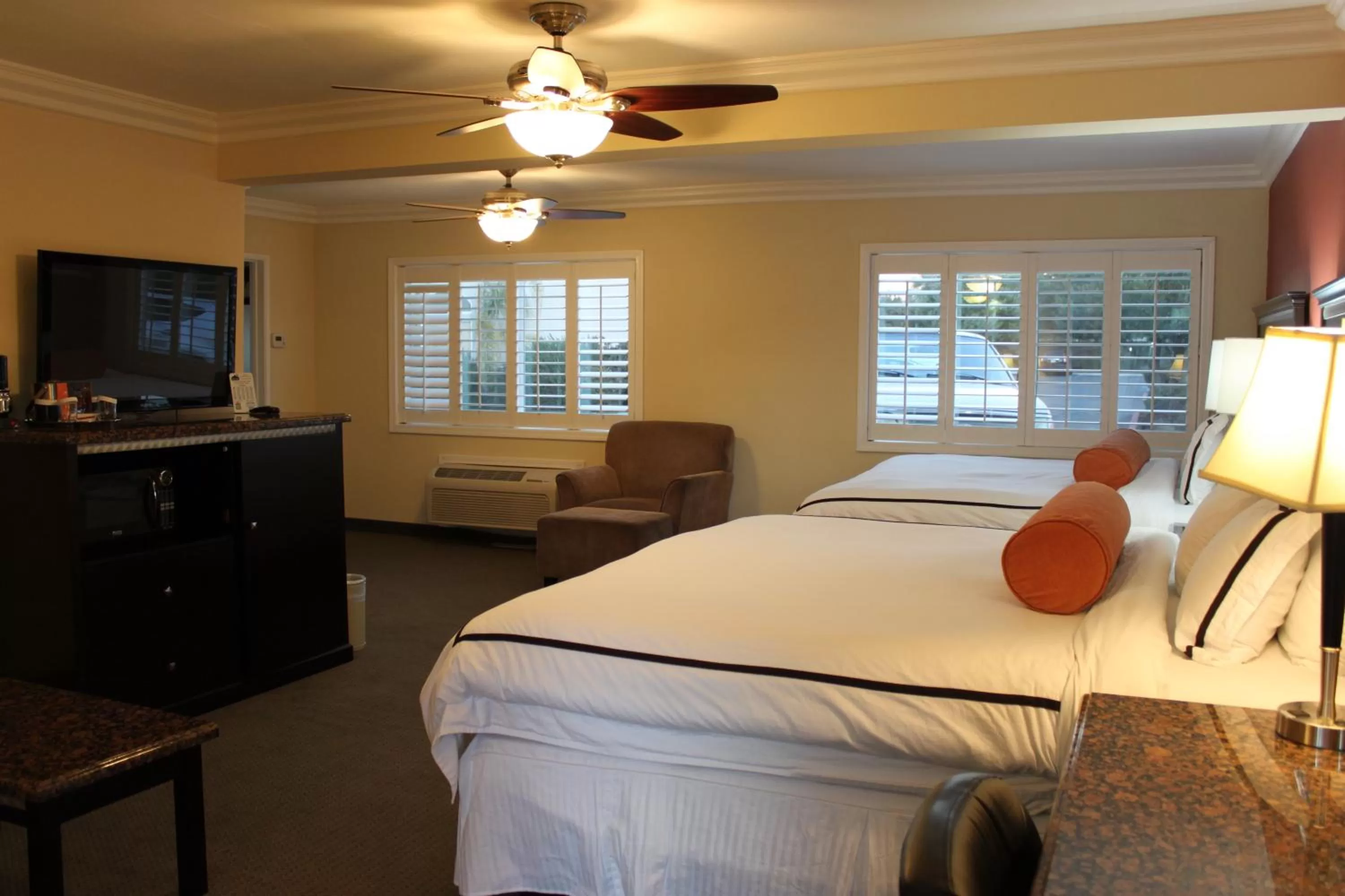 Bedroom, Bed in Travelodge by Wyndham Santa Maria