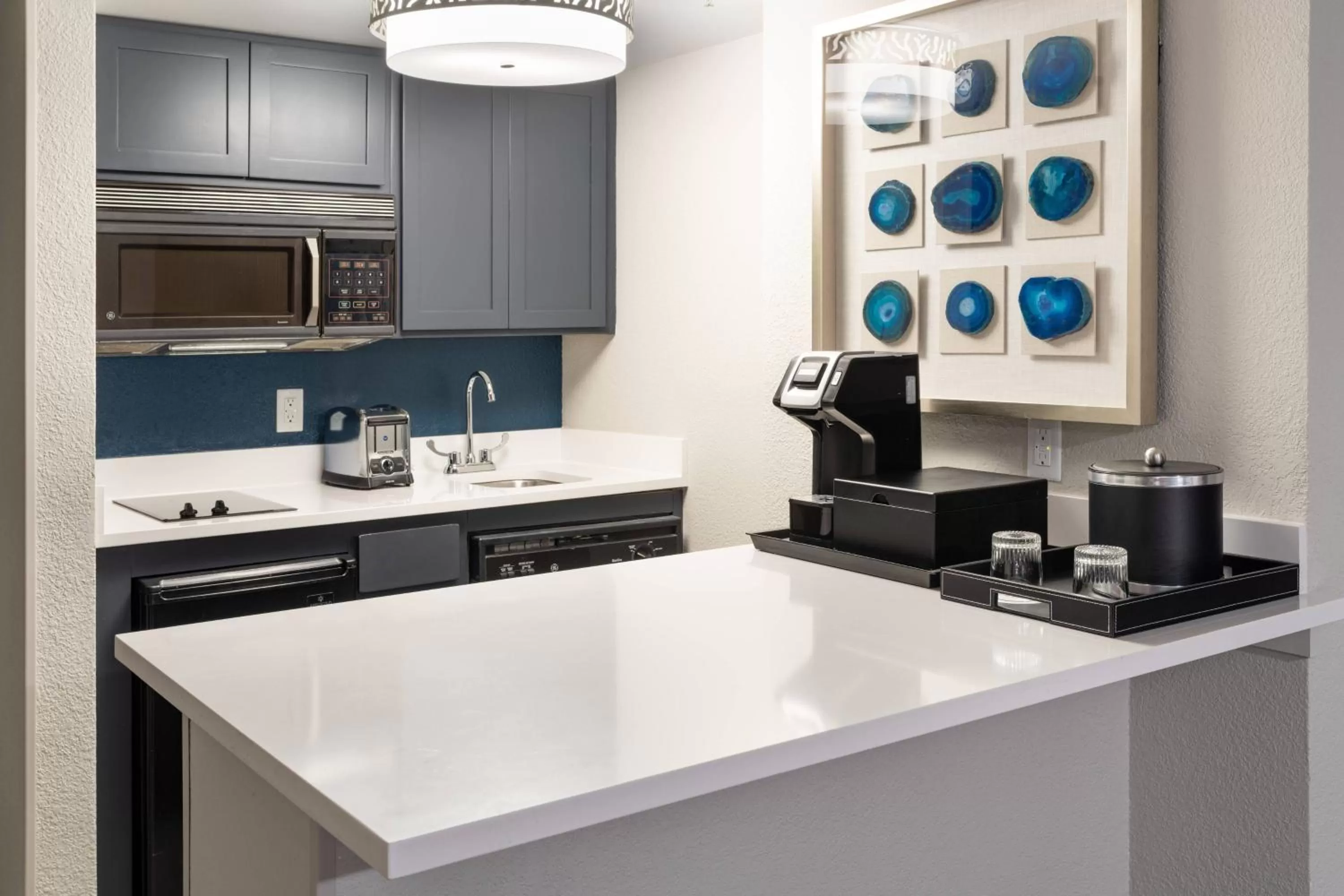 Kitchen or kitchenette in Marriott Hutchinson Island Resort & Beach Villas, Golf & Marina