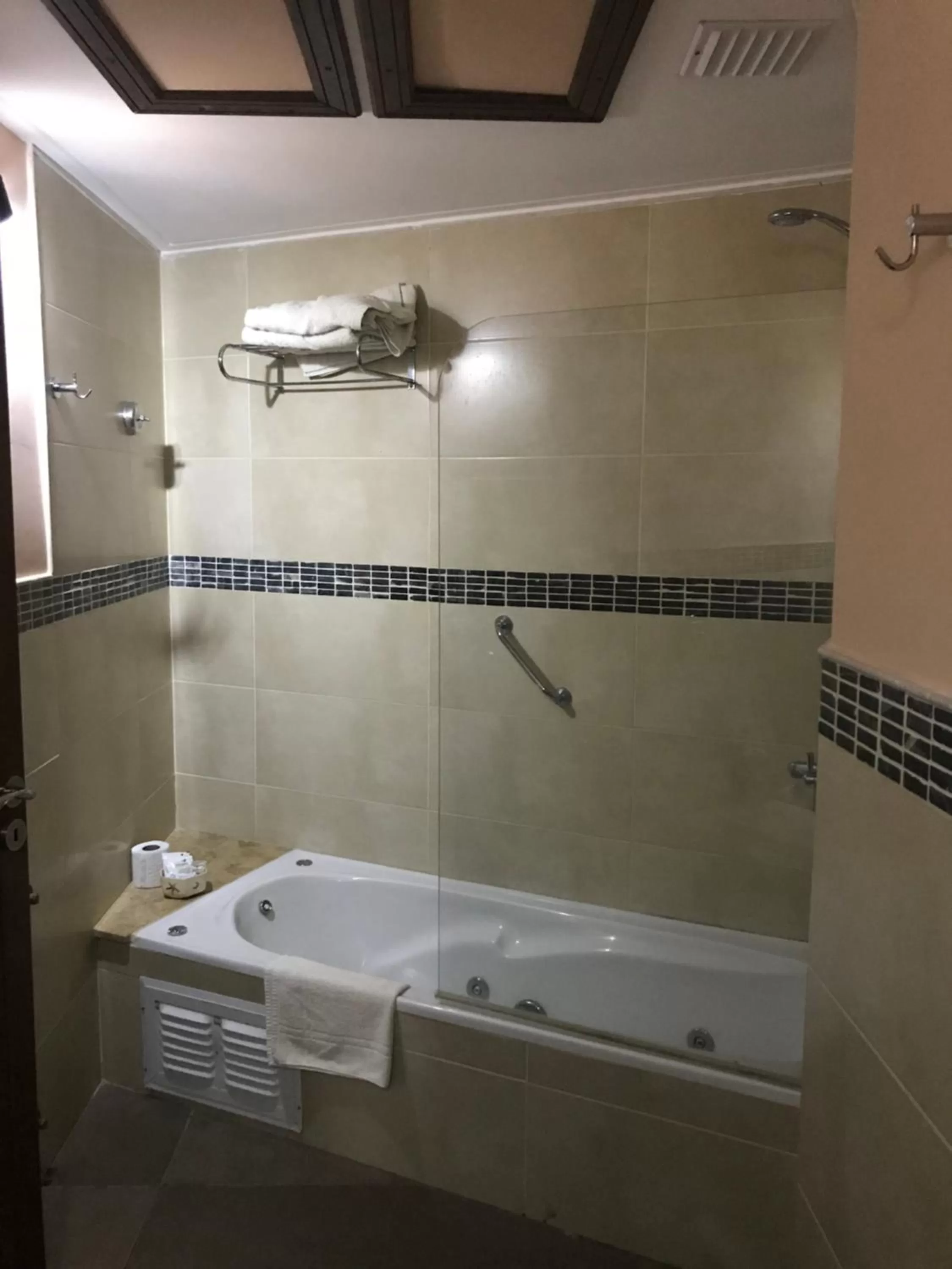 Bathroom in Costanera Mar Hotel & Suites