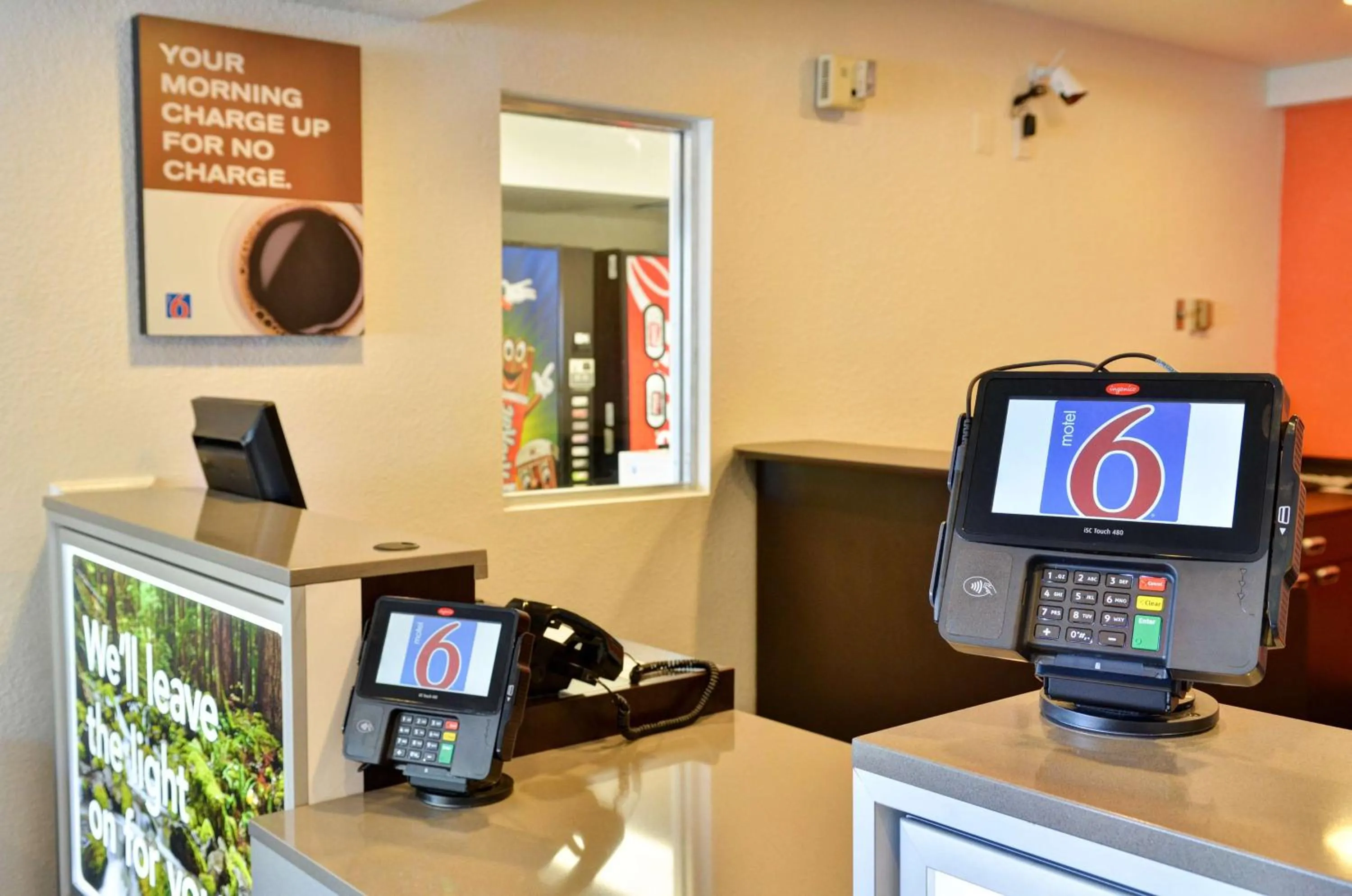 Lobby or reception in Motel 6-Santa Nella, CA - Los Banos - Interstate 5