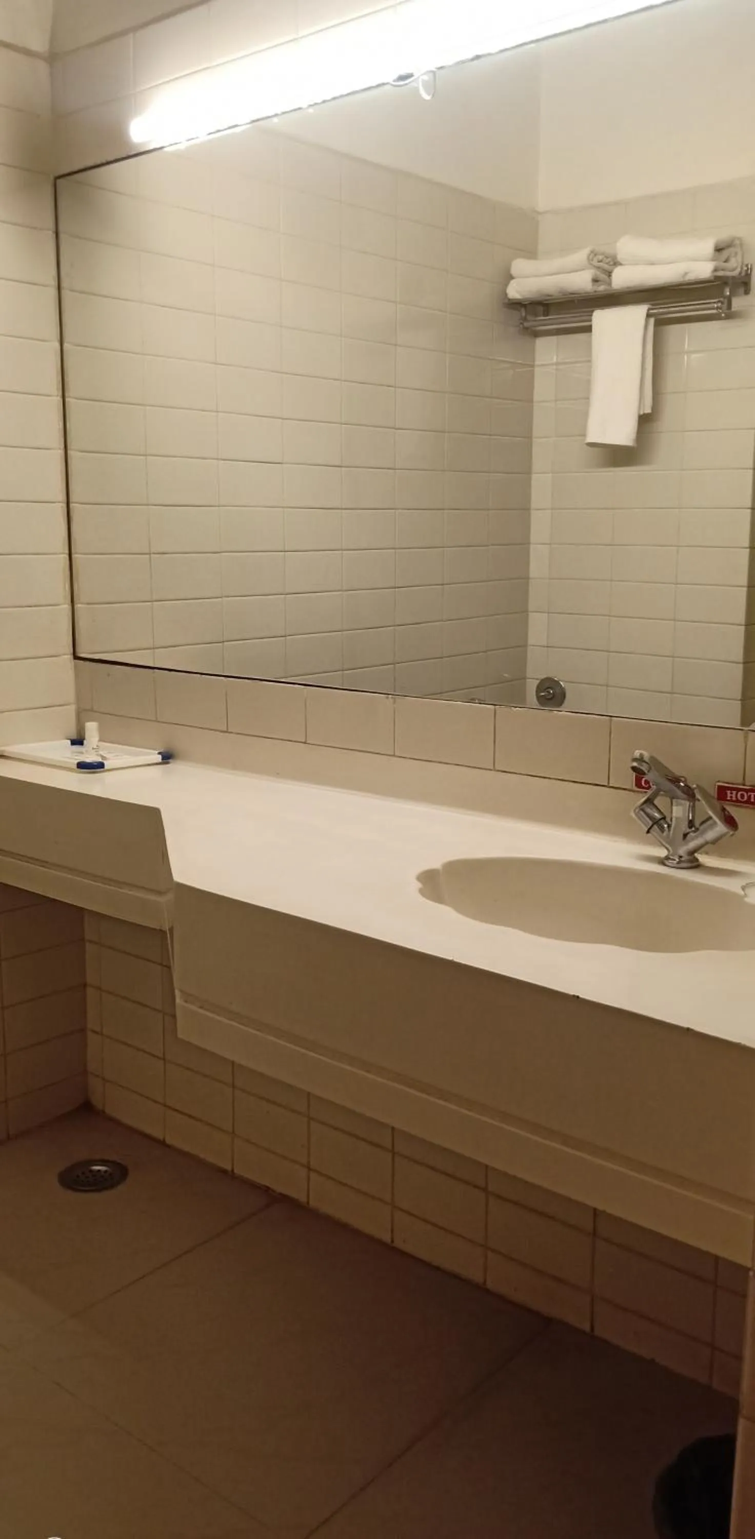 Hotel Poonja International