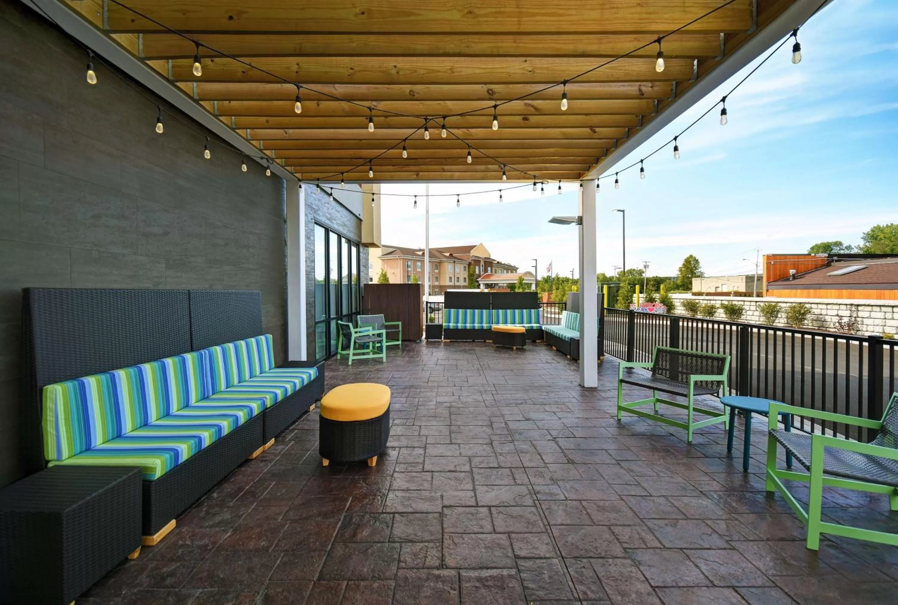 Property building in Home2 Suites By Hilton Utica, Ny