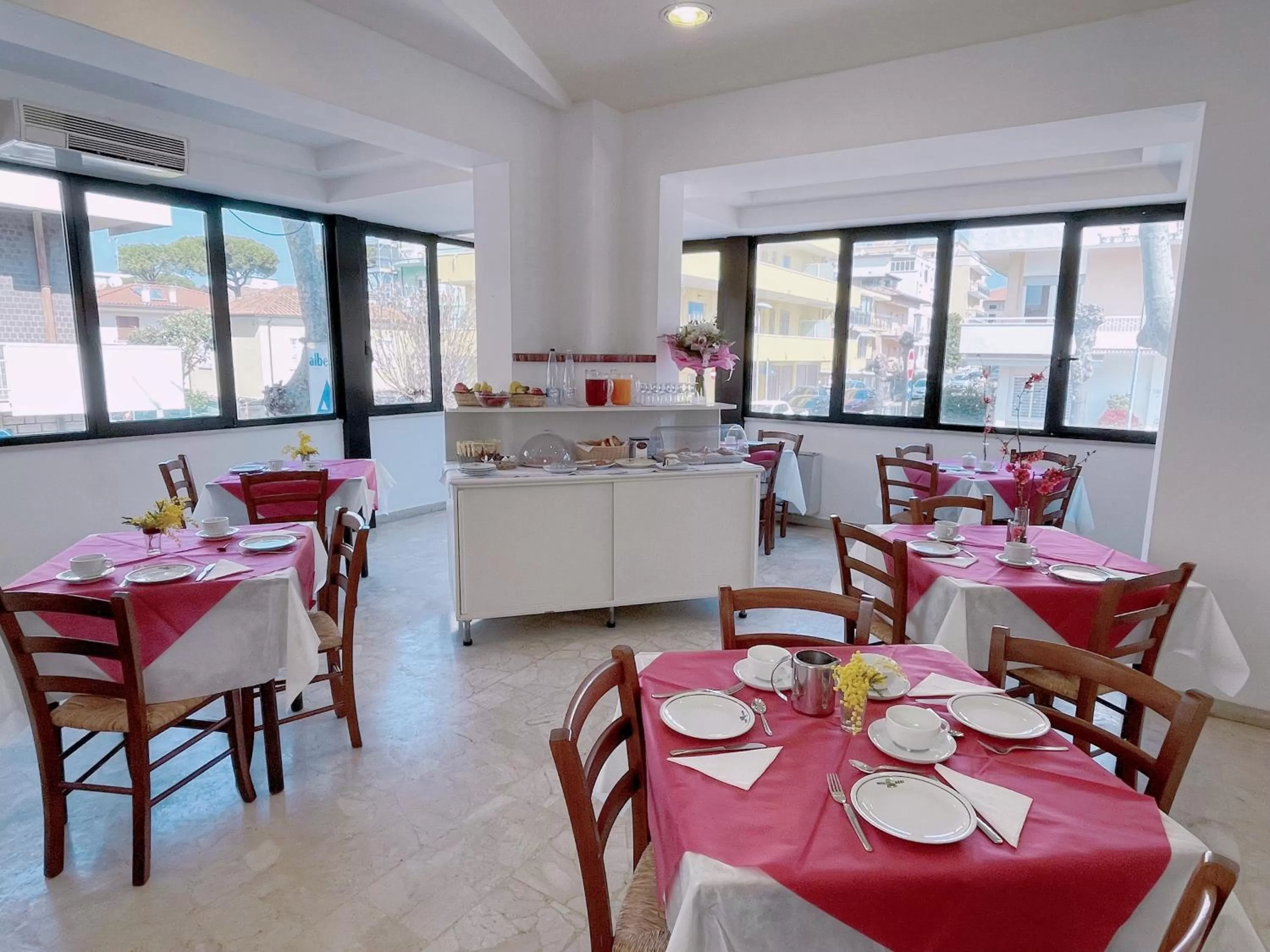 Breakfast, Restaurant/Places to Eat in HOTEL ABAY