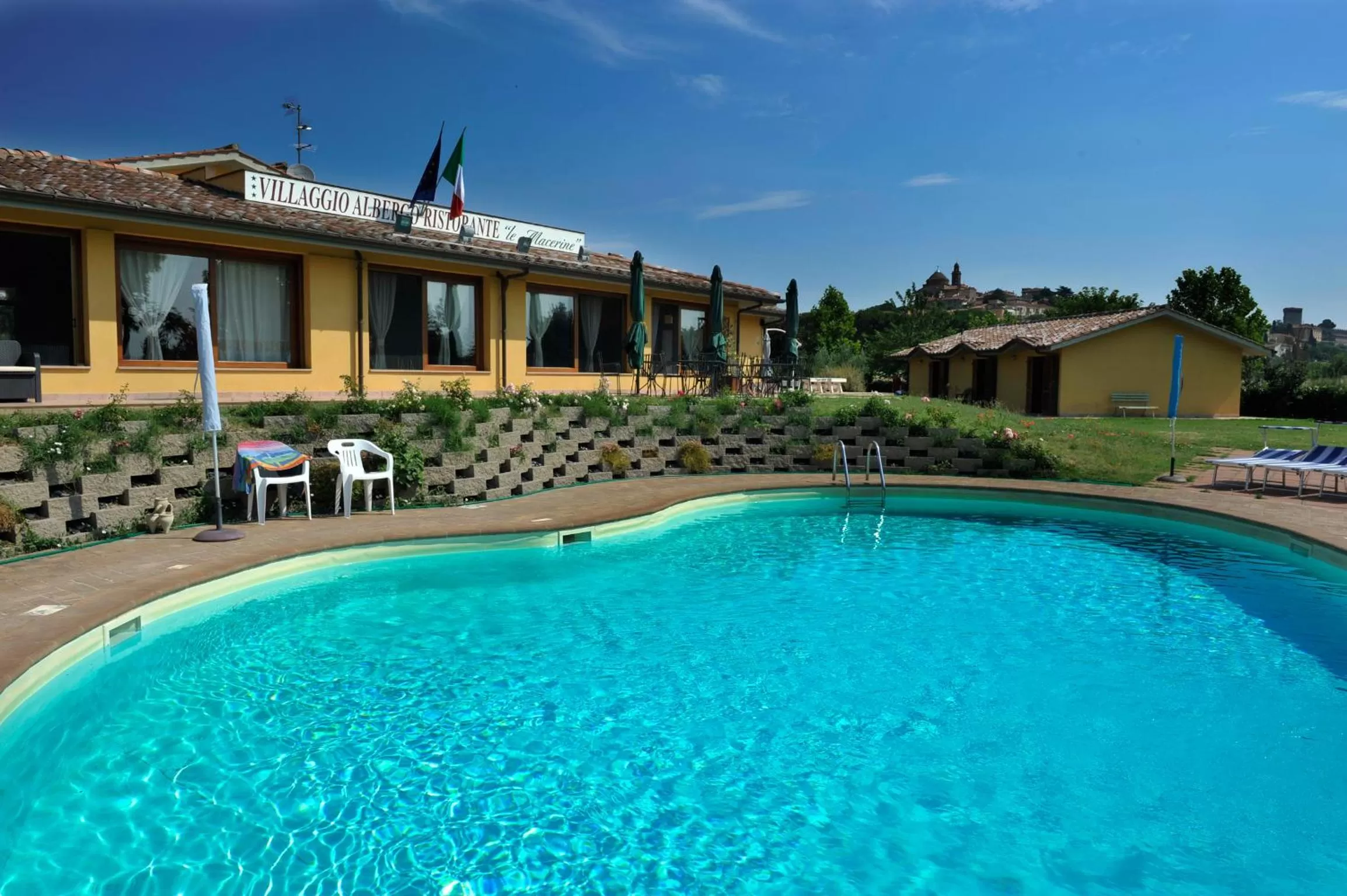 Property building in Le Macerine