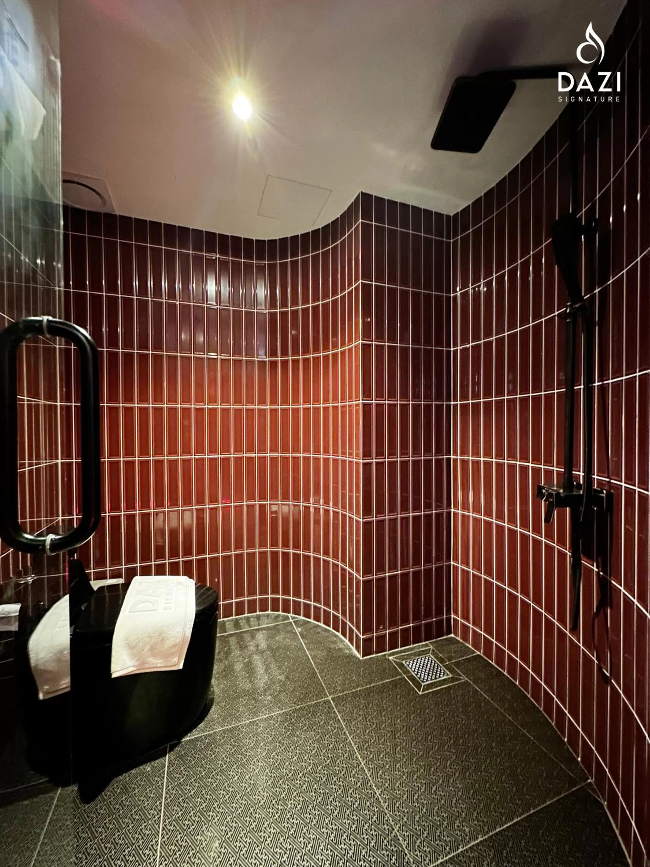 Toilet in Dazi Signature