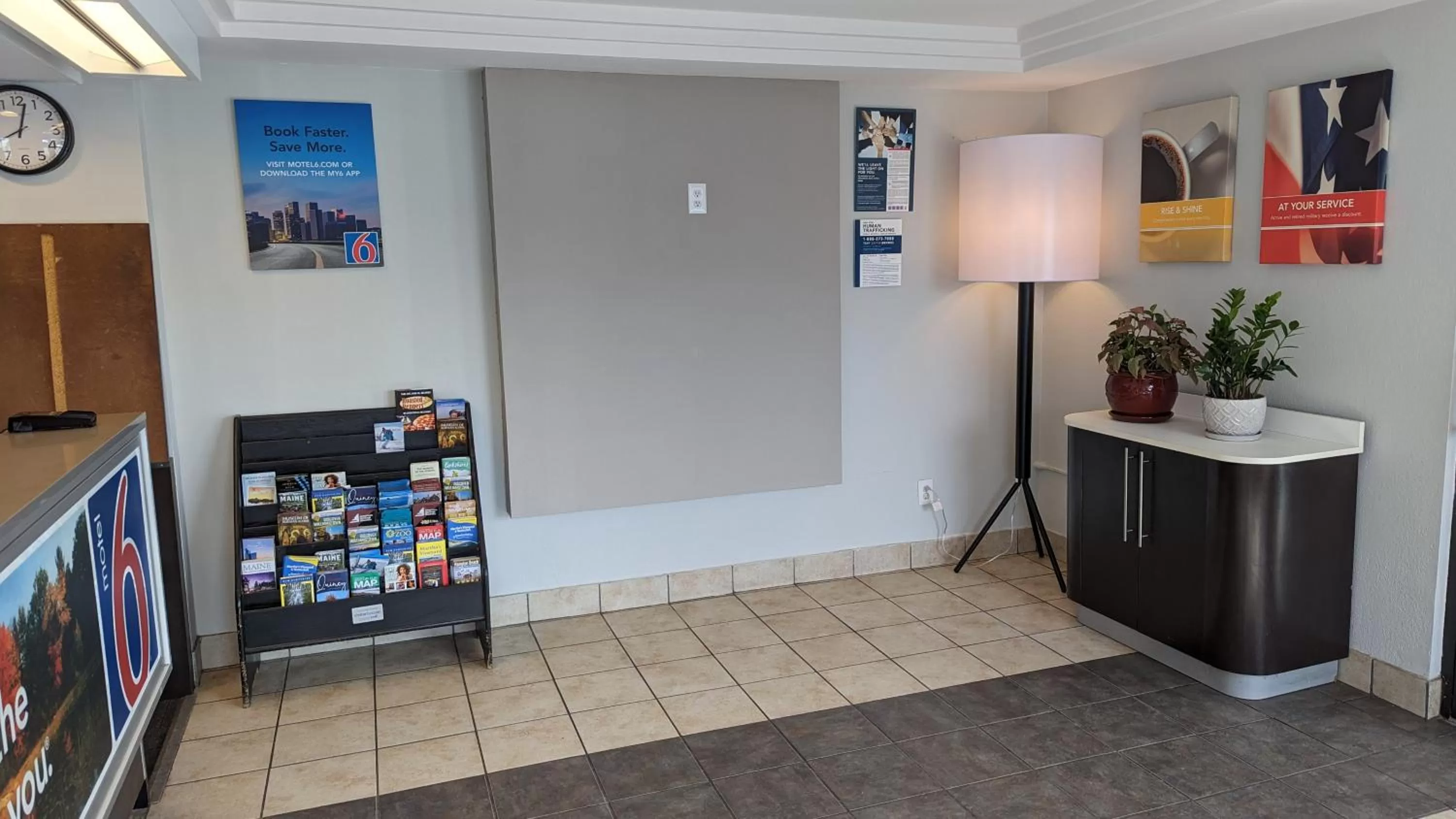 Lobby or reception in Motel 6-Leominster, MA