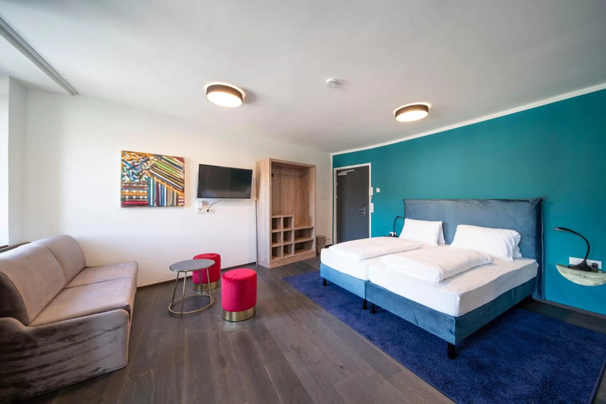 Photo of the whole room, Bed in Blackhome Innsbruck Boutique I contactless check-in