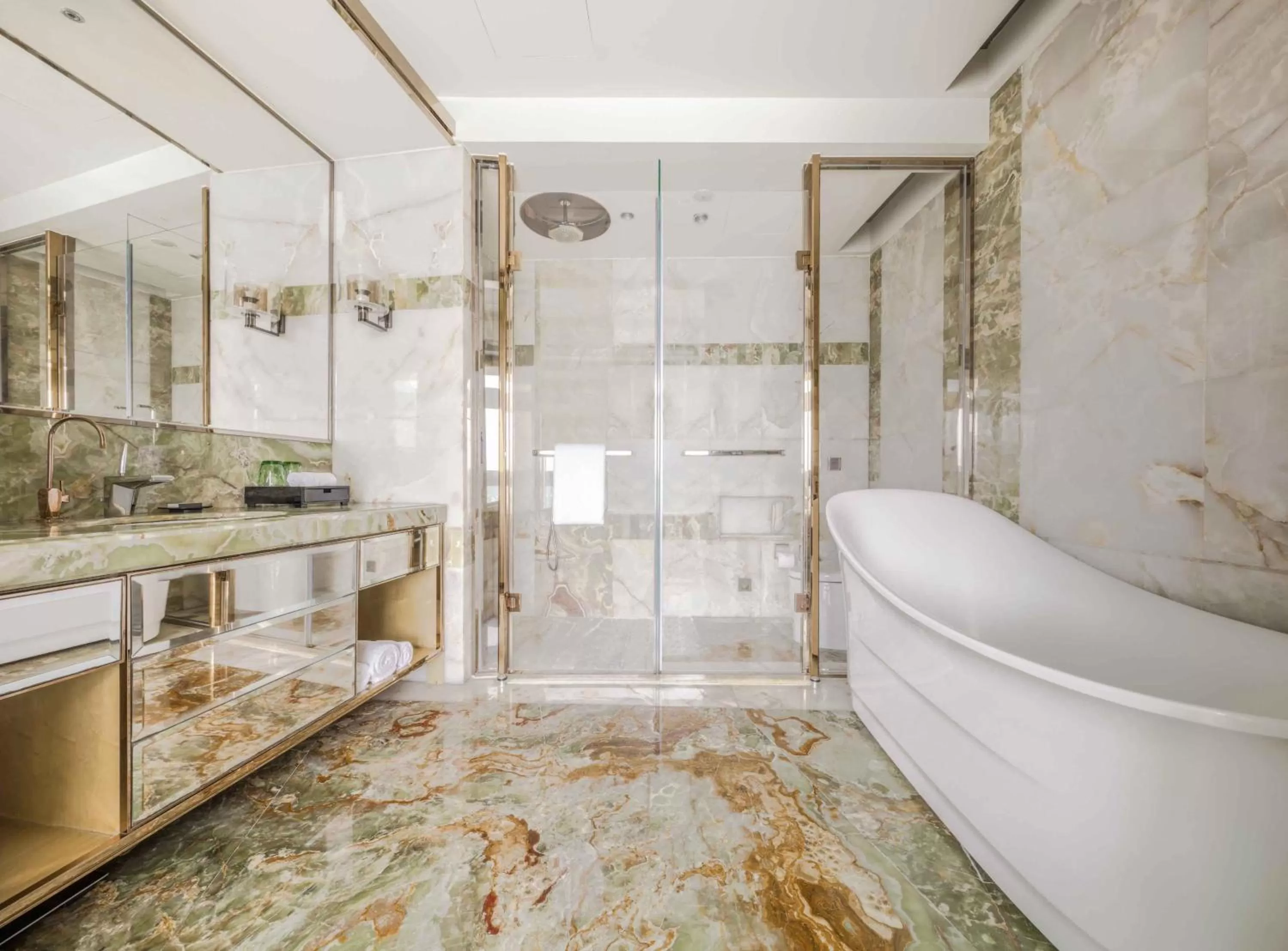 Bathroom in Sheraton Huzhou Taihu Lake Hot Spring Resort & Spa