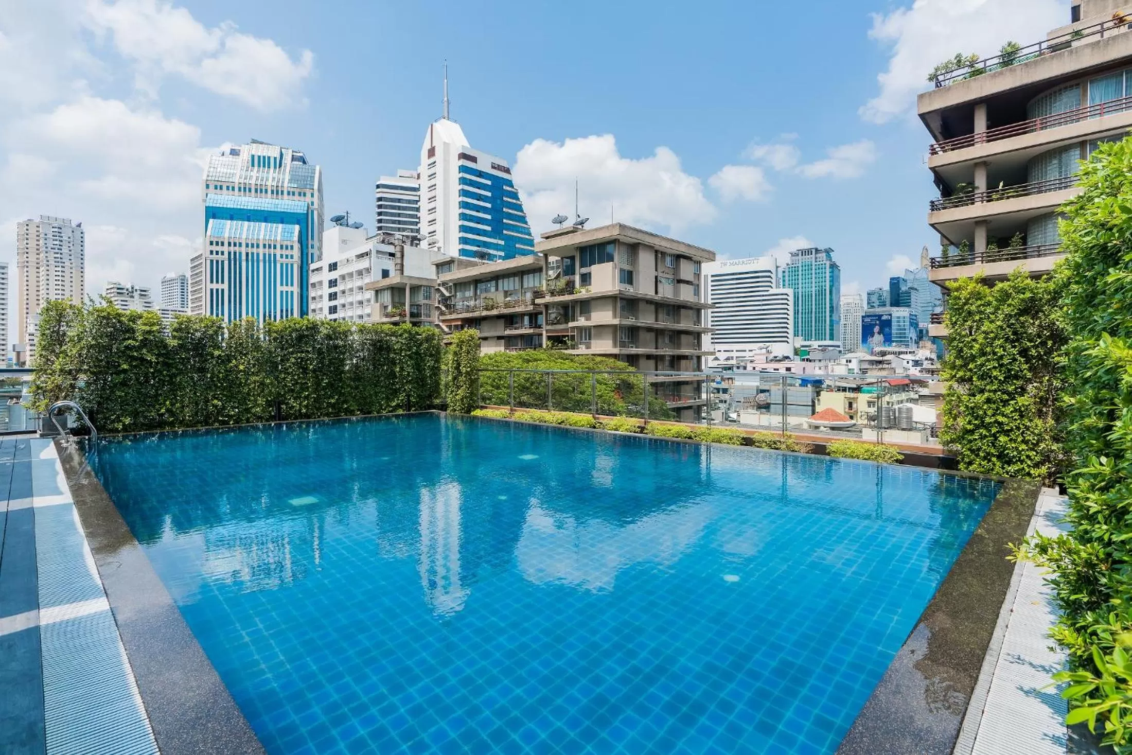 Pool view in The Key Premier Hotel Sukhumvit Bangkok