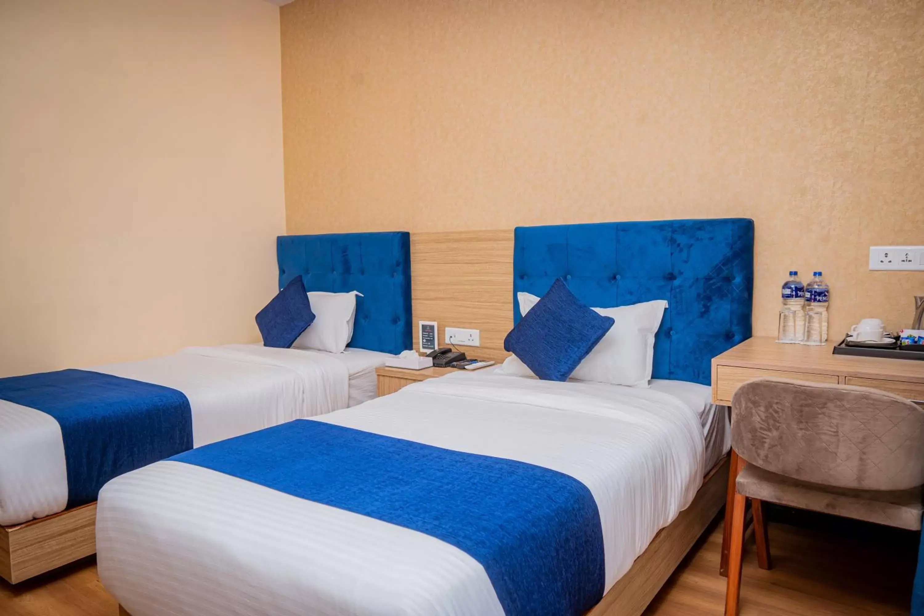 Superior Twin Room - single occupancy in Majestic Lake Front Hotel & Suites Superior Twin Room - single occupancy in Majestic Lake Front Hotel & Suites