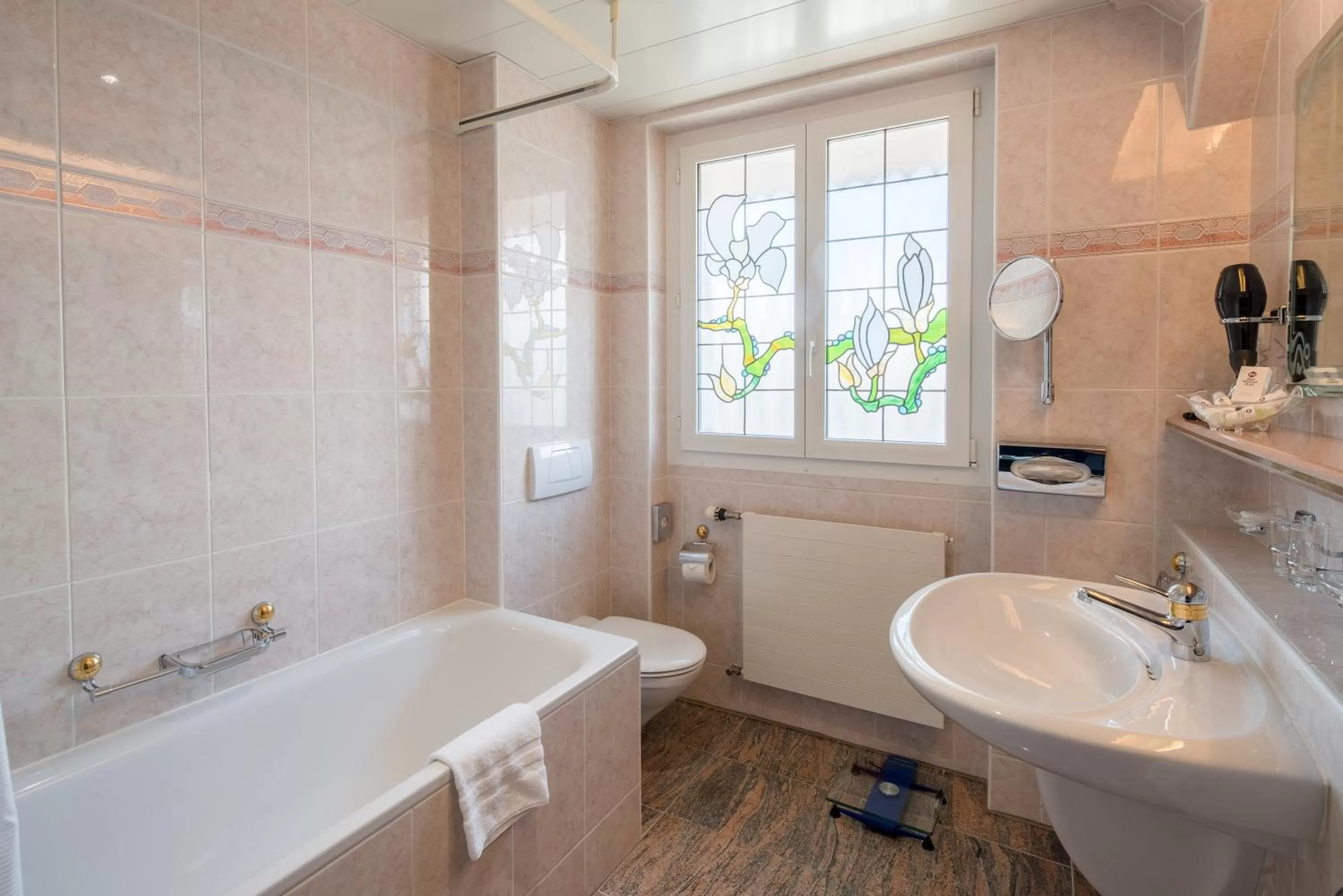 Bathroom in Hotel Mirabeau, BW Signature Collection, Lausanne