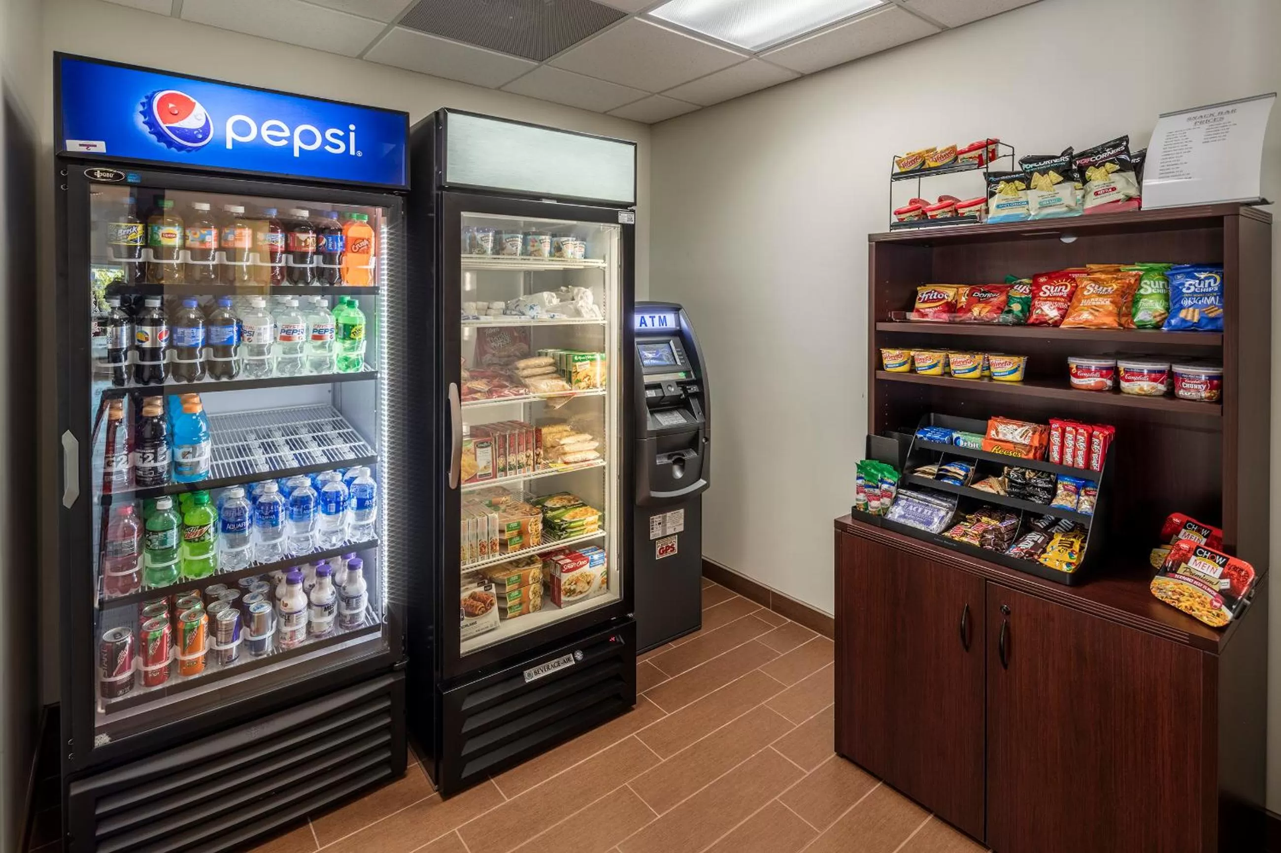 On-site shops in Sleep Inn & Suites Syracuse Airport
