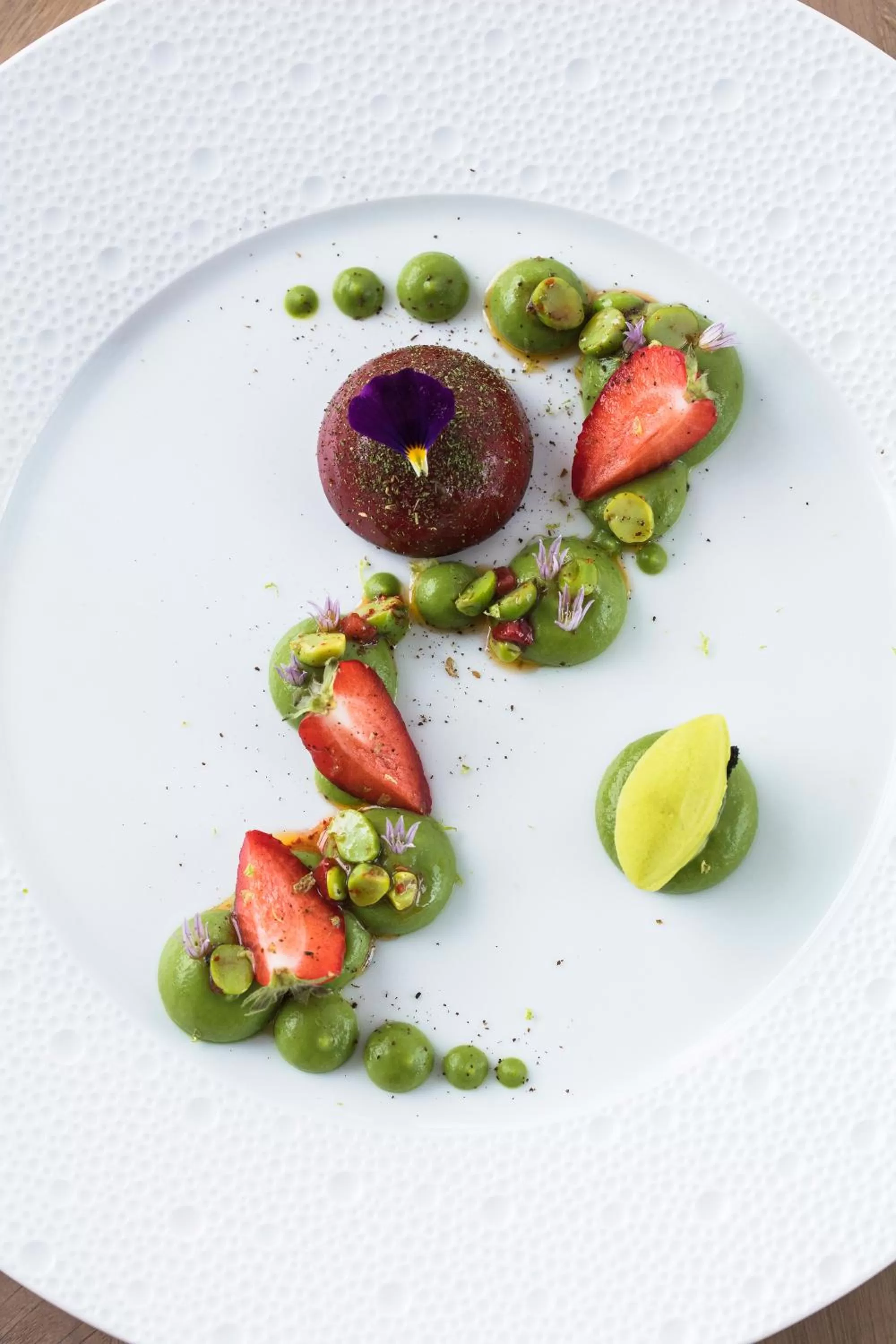 Food in Les Trésoms Lake and Spa Resort