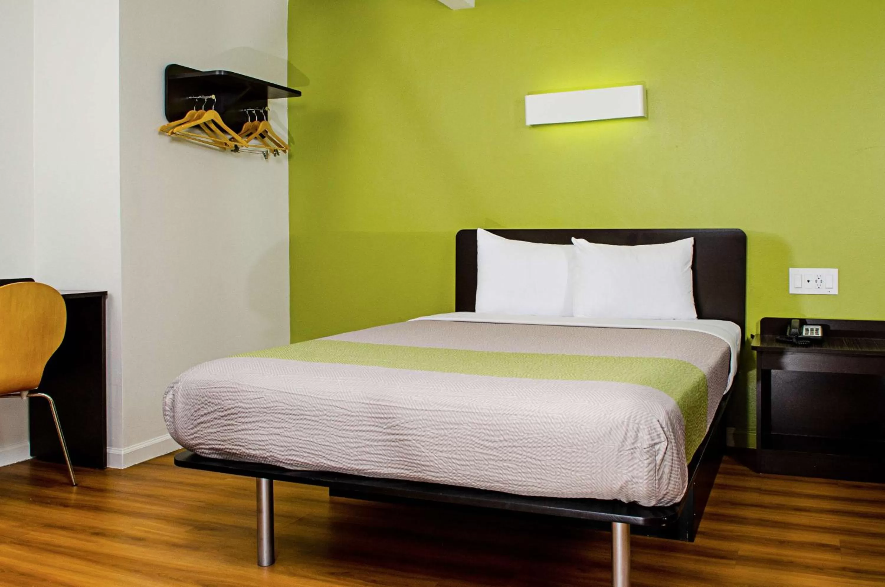 Bedroom, Bed in Motel 6-Modesto, CA - Downtown