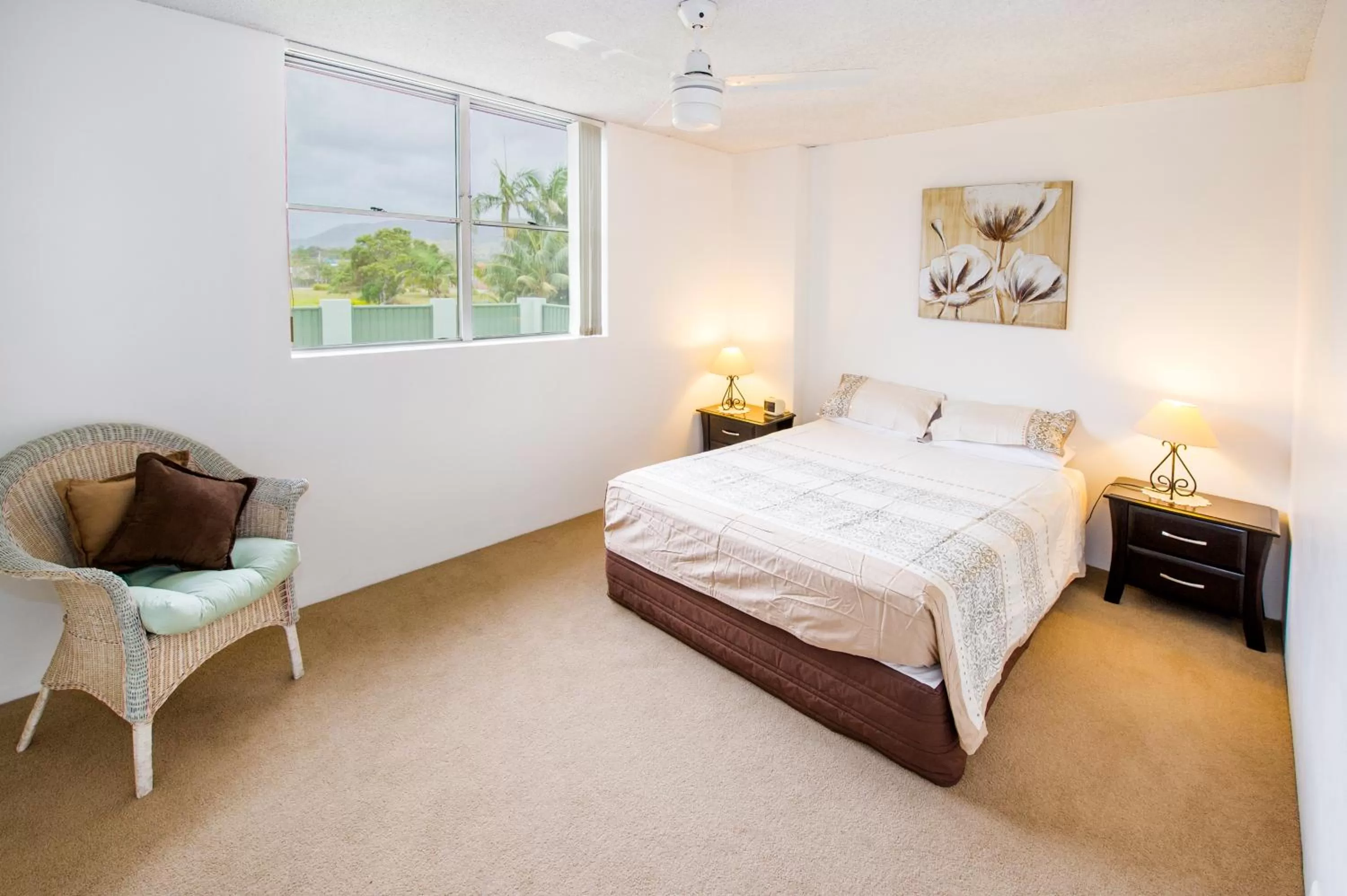 Bedroom, Bed in Tradewinds Apartments