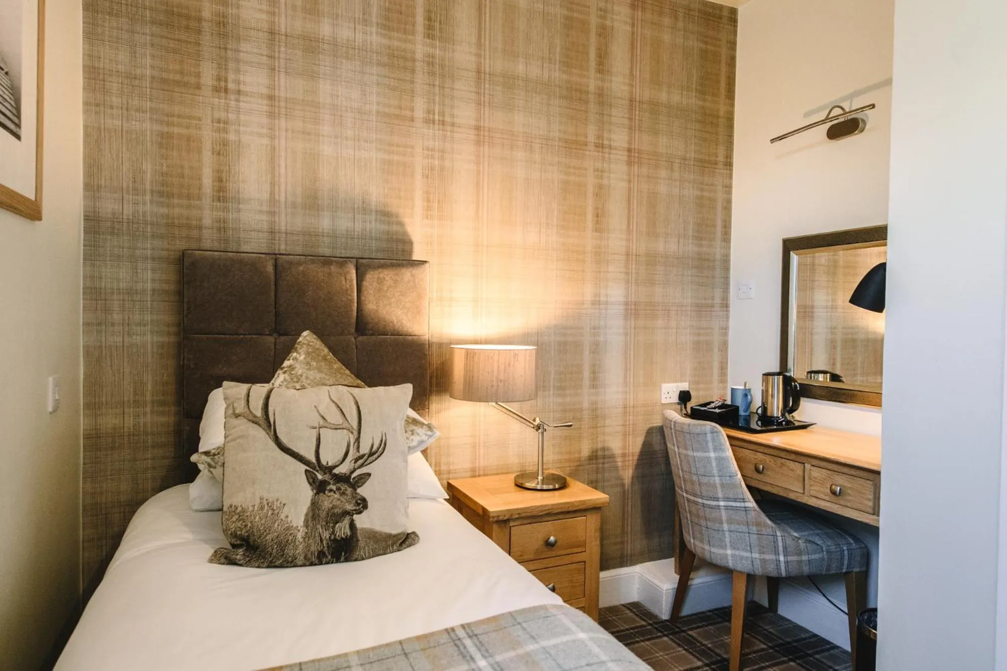 Bedroom, Bed in Boat Country Inn and Restaurant