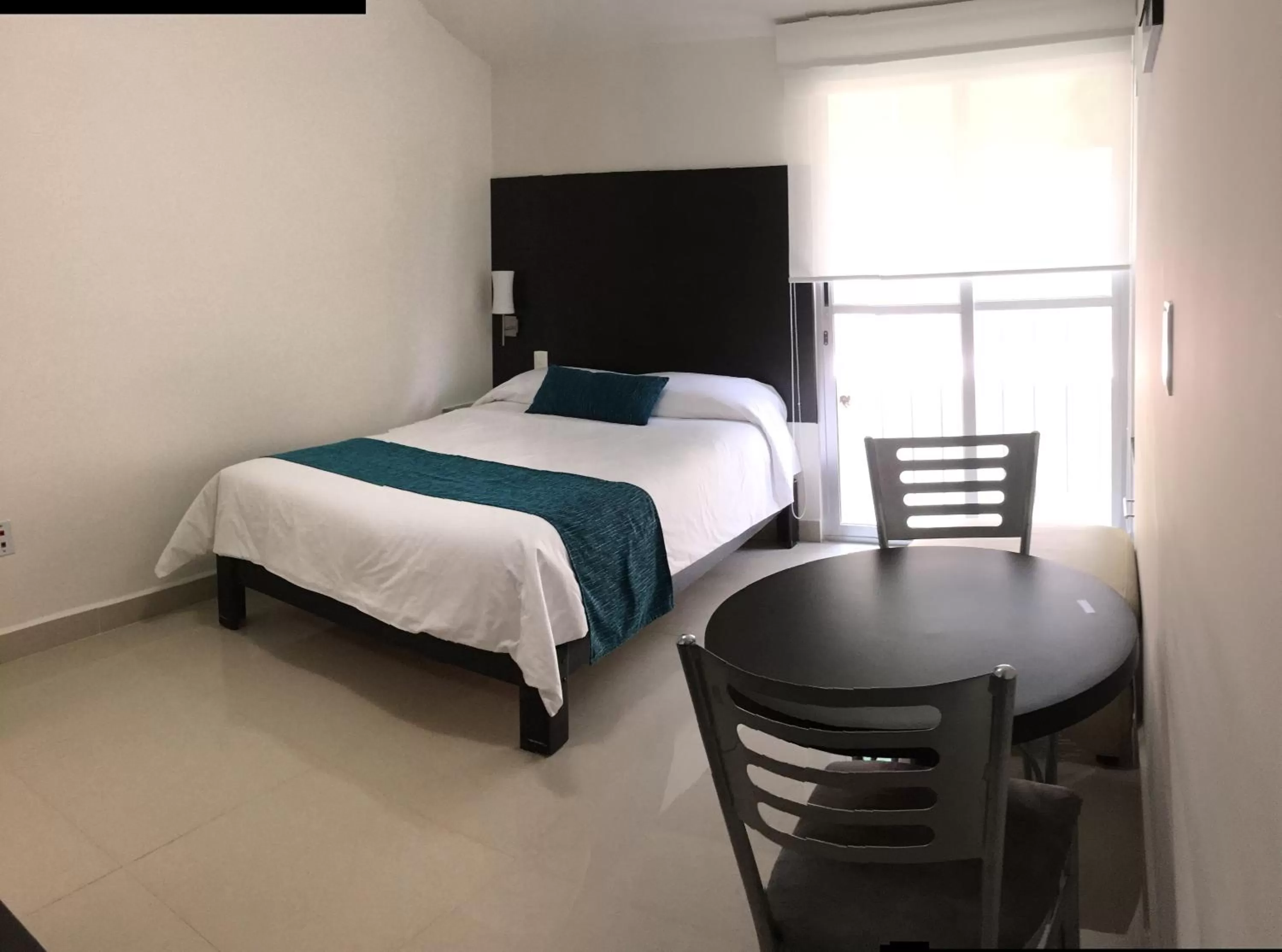 Bed in Bosque de Magnolias 93