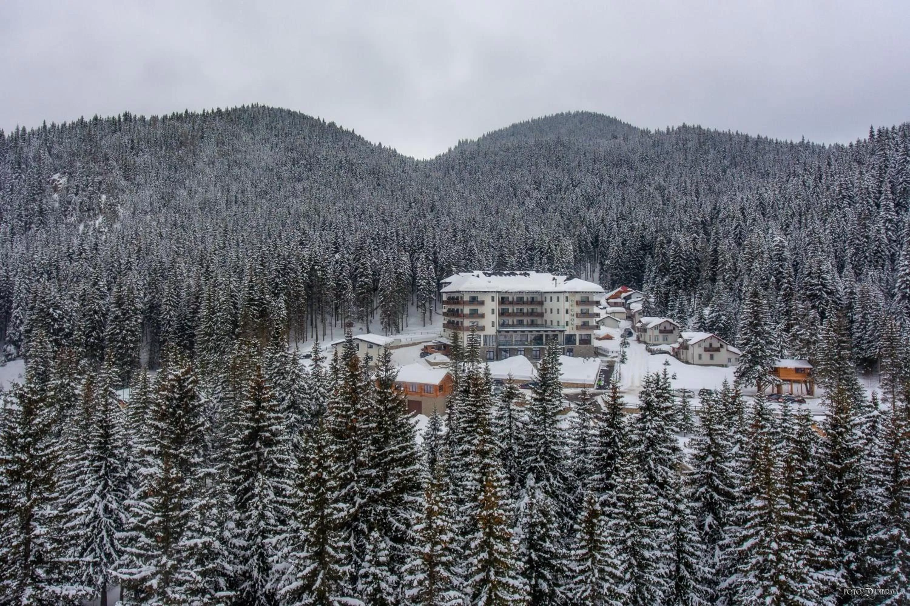 Property building in Hotel Belmont & Spa