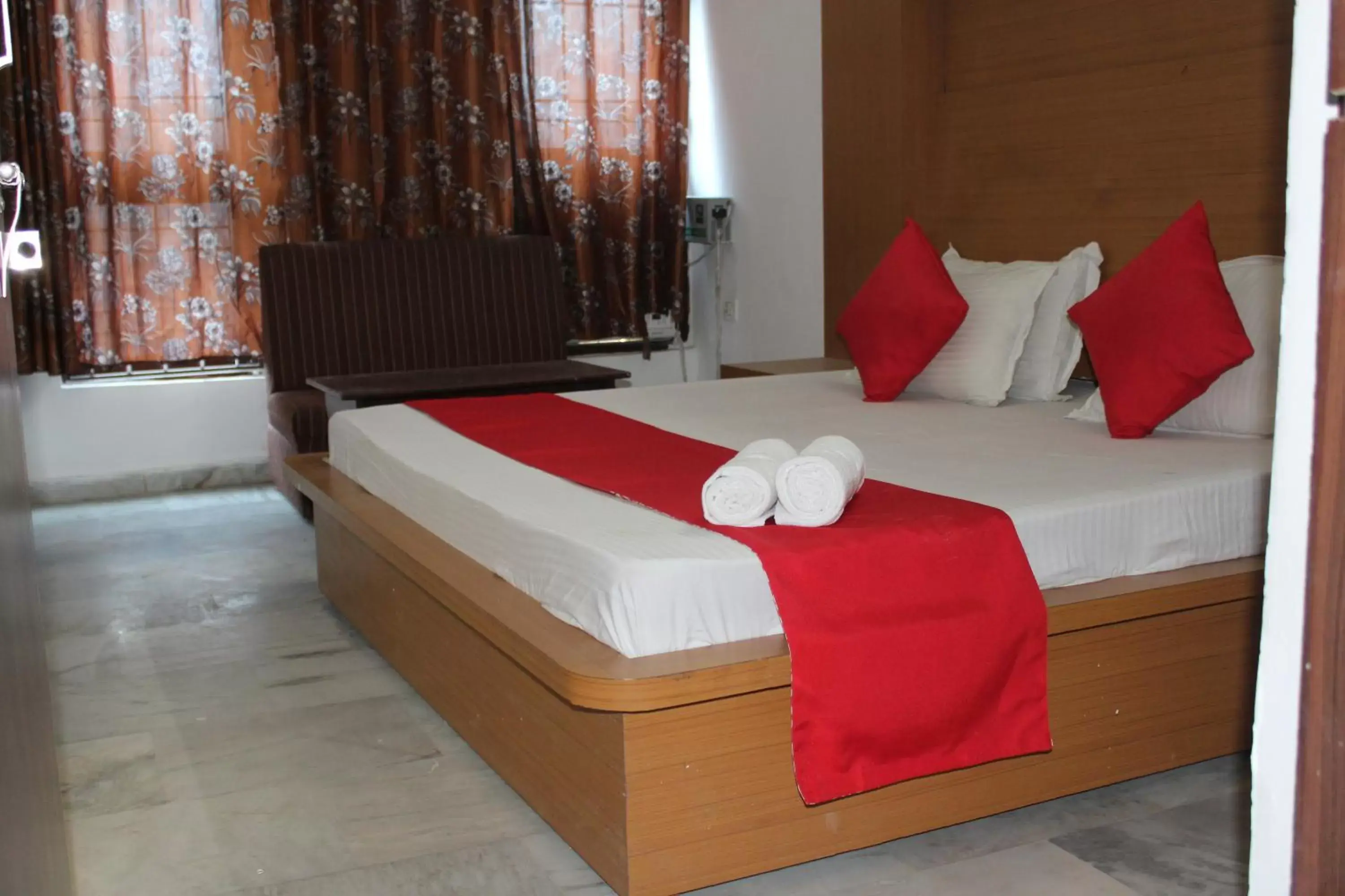 Standard Double Room with Banganga Transfer in Trimrooms @ Katra Railway Station Standard Double Room with Banganga Transfer in Trimrooms @ Katra Railway Station