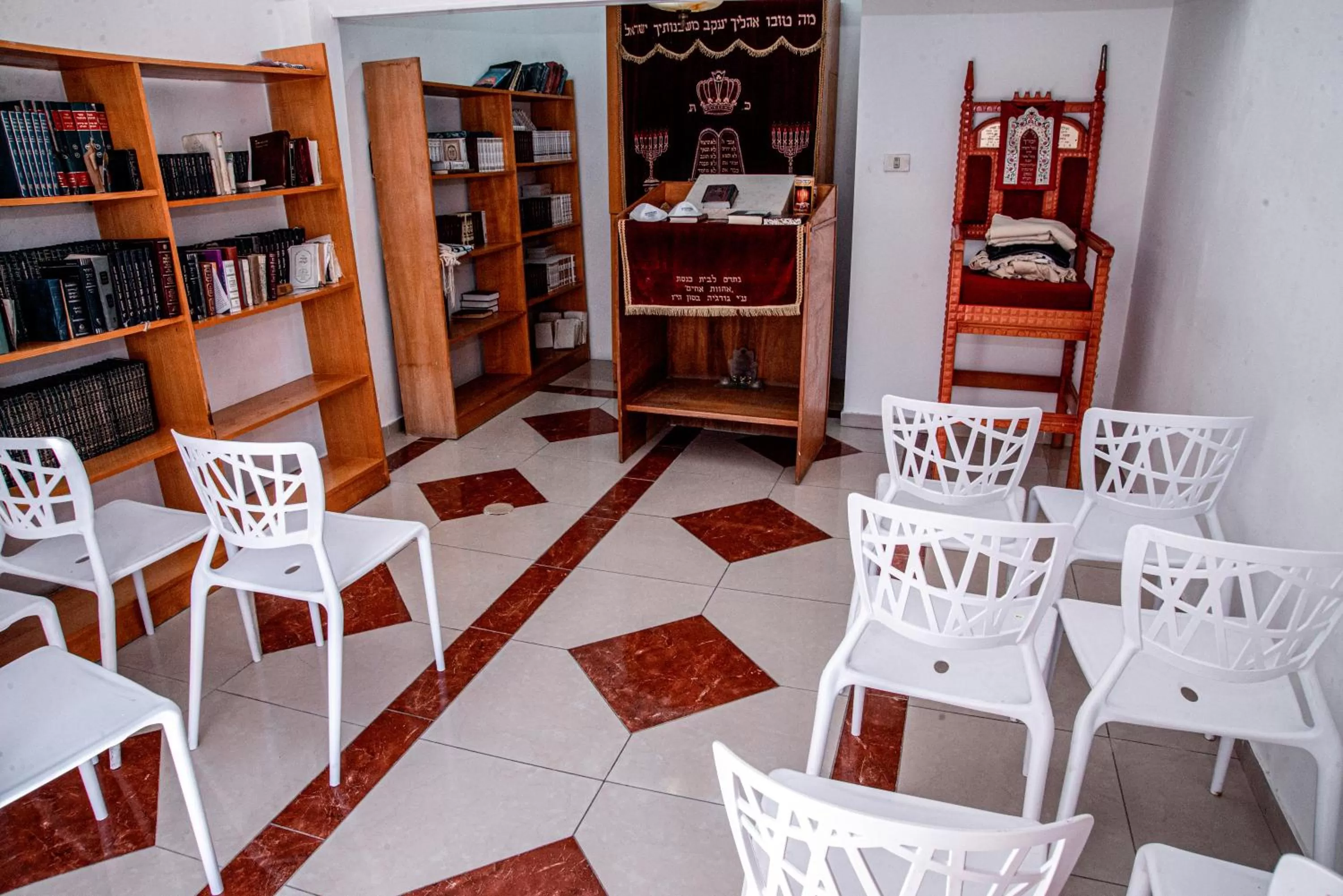 Property building in Hotel Maman