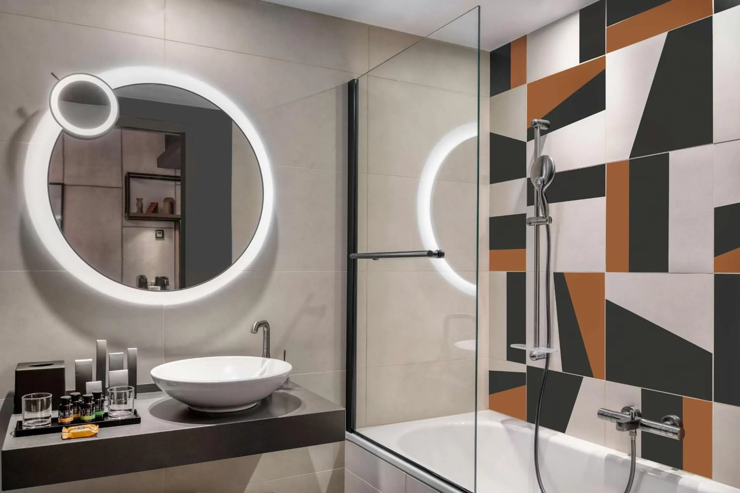 Premium Twin Room in Canopy By Hilton Paris Eiffel Tower Premium Twin Room in Canopy By Hilton Paris Eiffel Tower