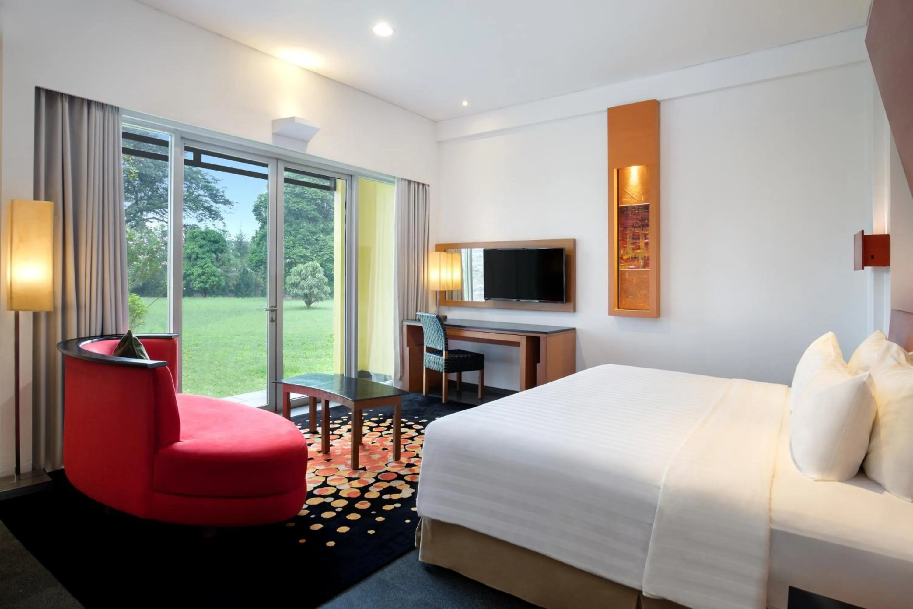 Photo of the whole room, Bed in Novotel Palembang