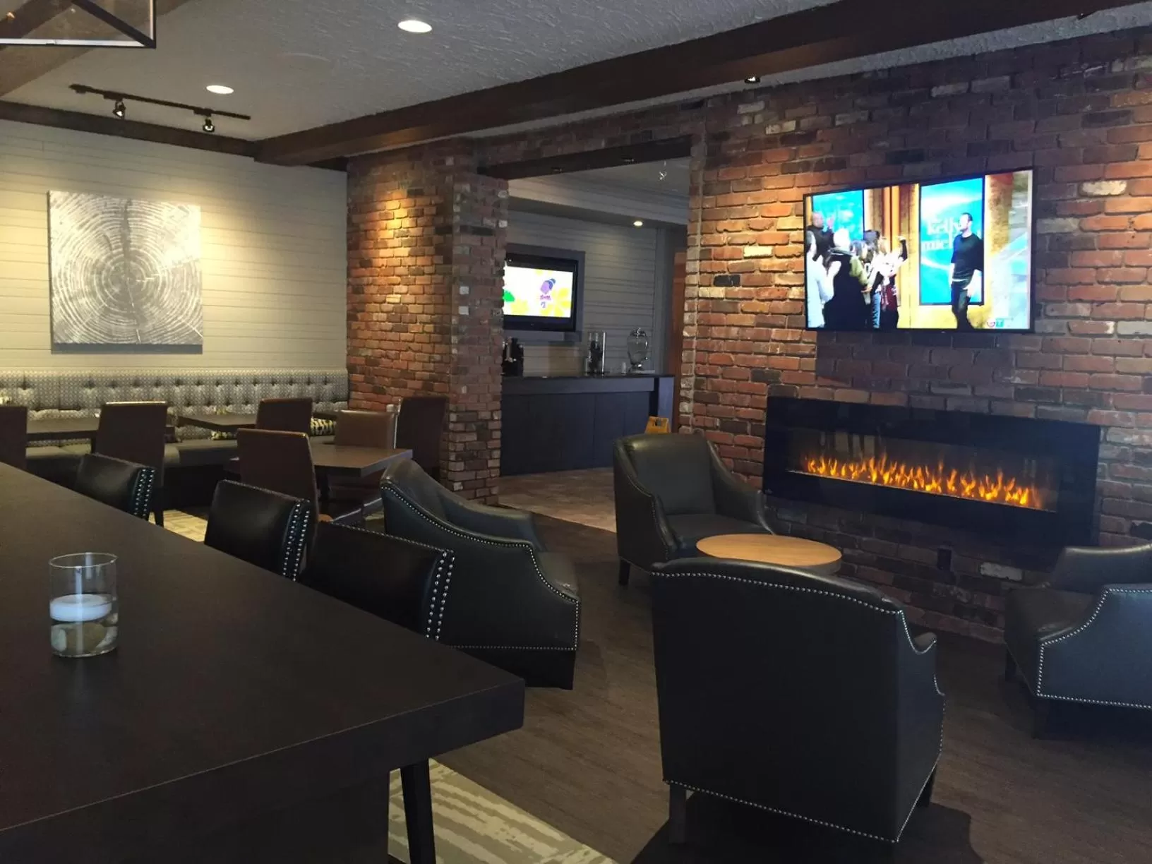 Communal lounge/ TV room in Ramada by Wyndham Cornwall