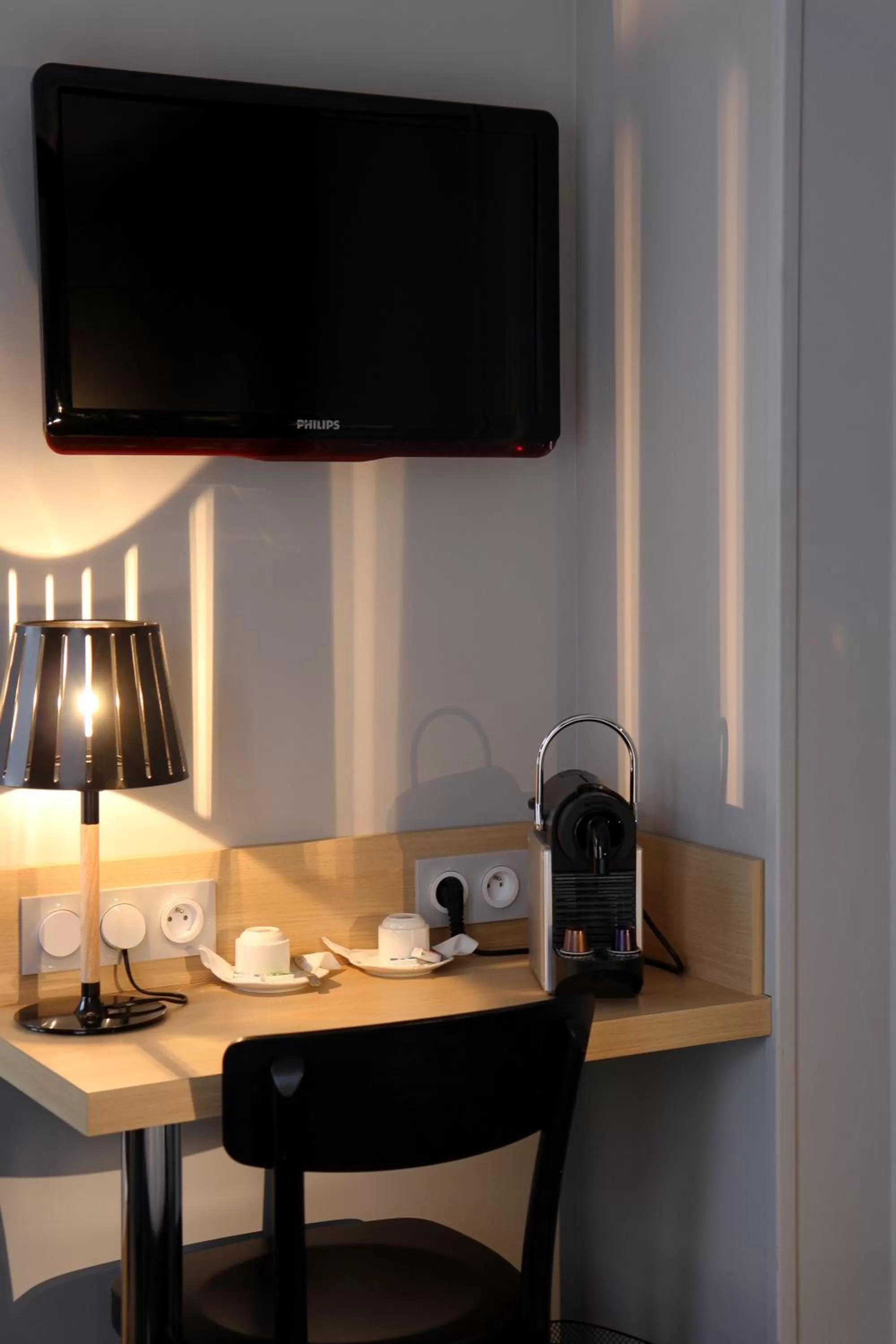 Bedroom in Best Western Hotel Opéra Drouot