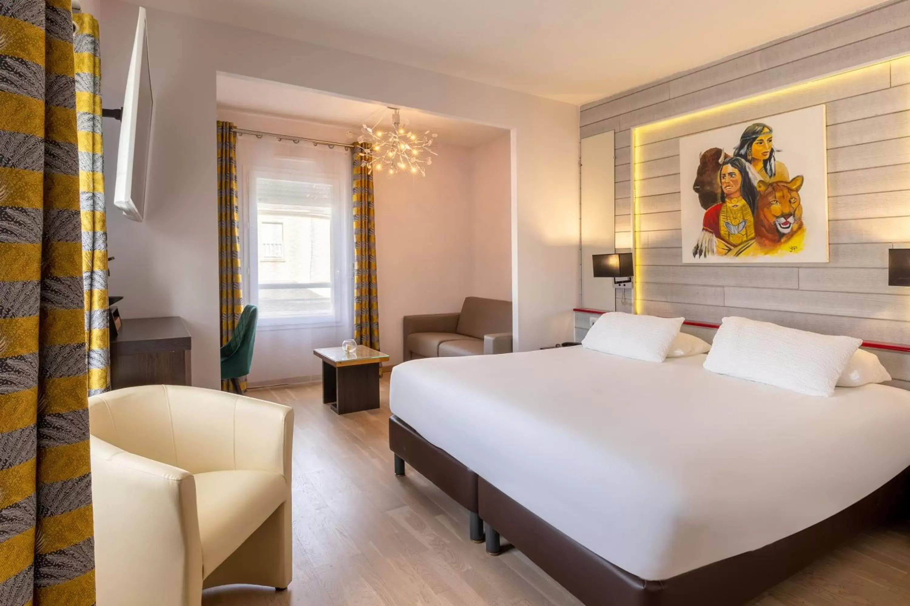 Junior Suite with Queen Bed and Sofa Bed - Non-Smoking in Best Western Hotel & SPA Pau Lescar Aeroport Junior Suite with Queen Bed and Sofa Bed - Non-Smoking in Best Western Hotel & SPA Pau Lescar Aeroport