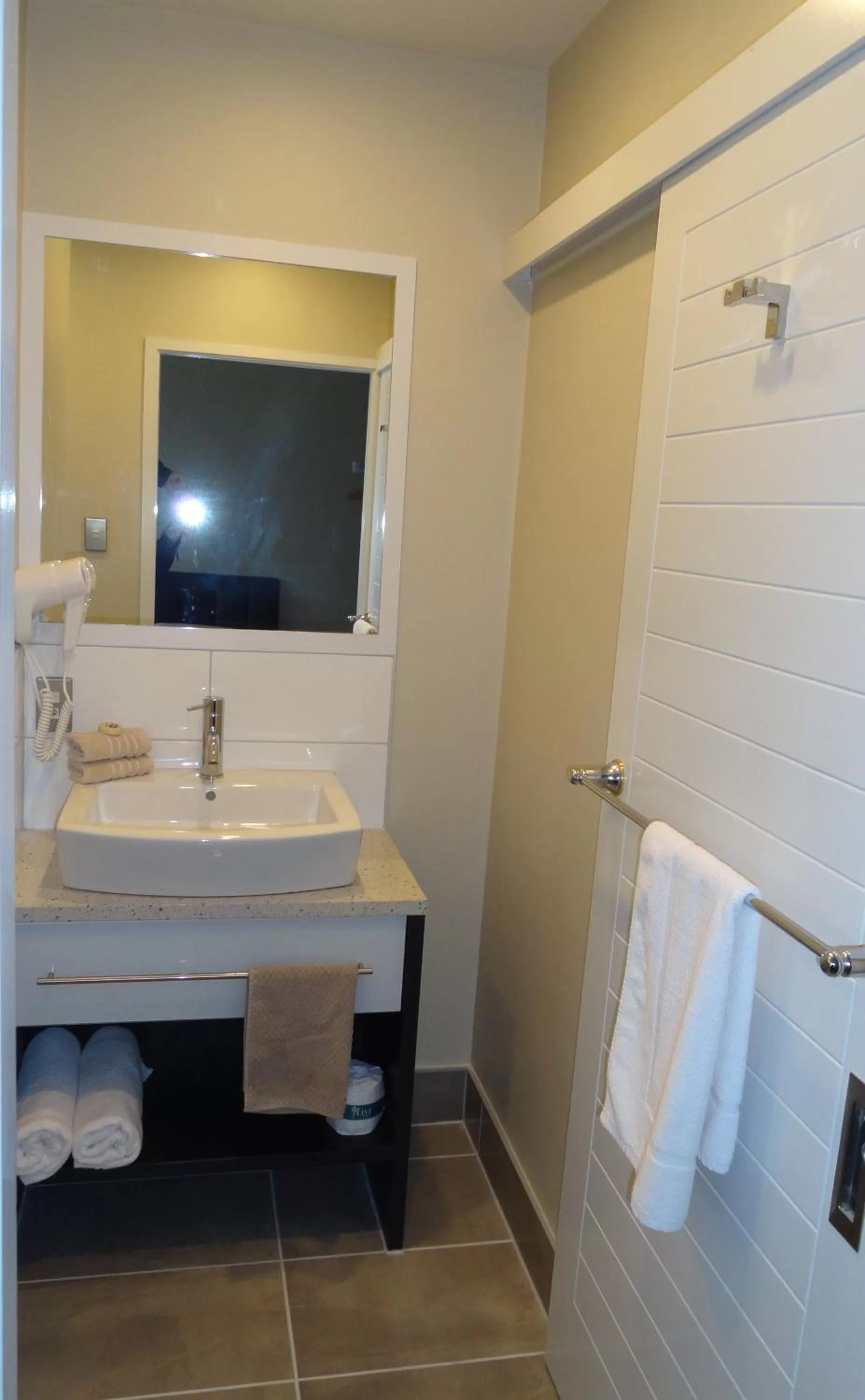 Bathroom in Aarburg Airport Motel