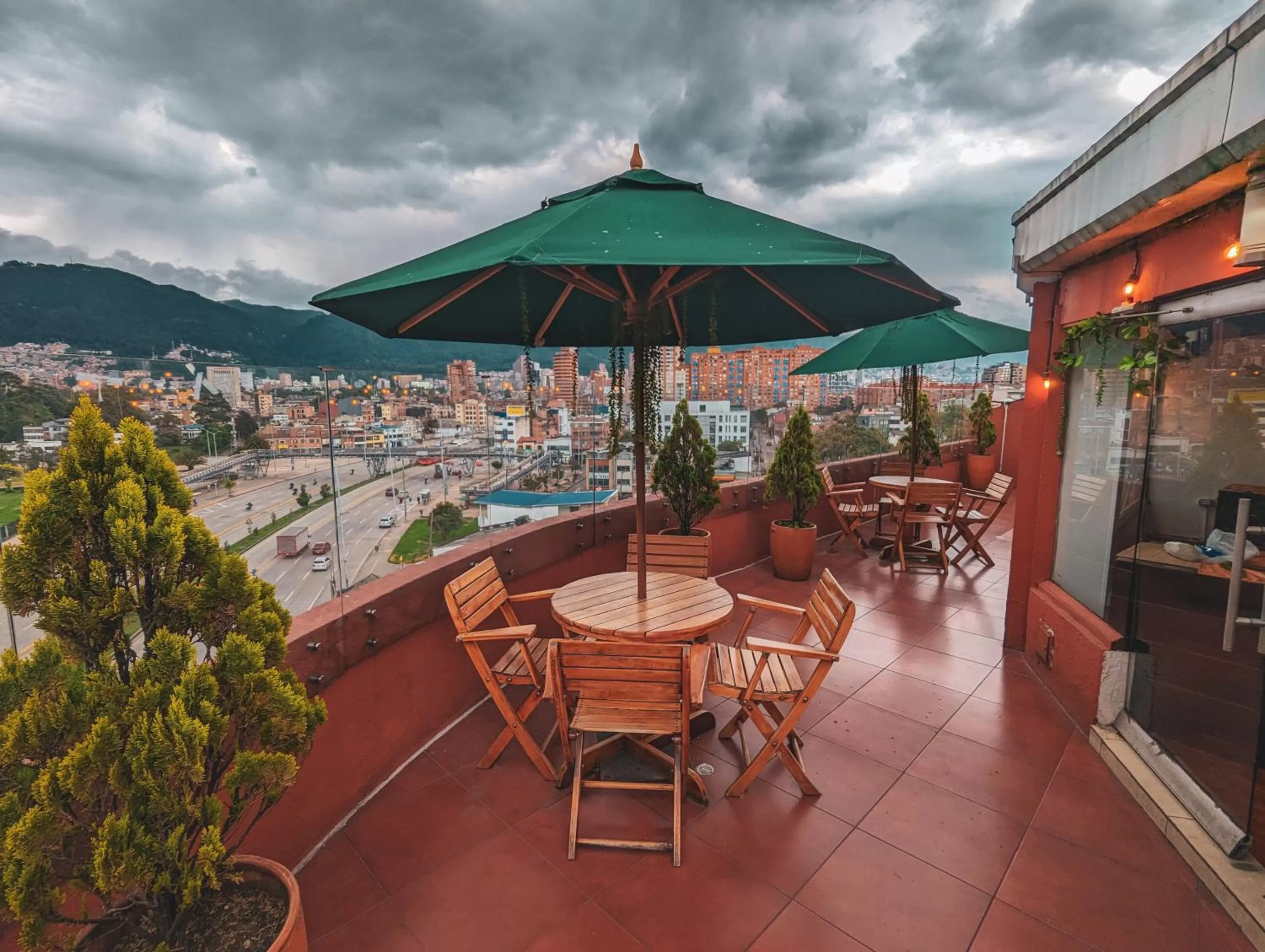 Property building in Hotel Charlotte Suite 26