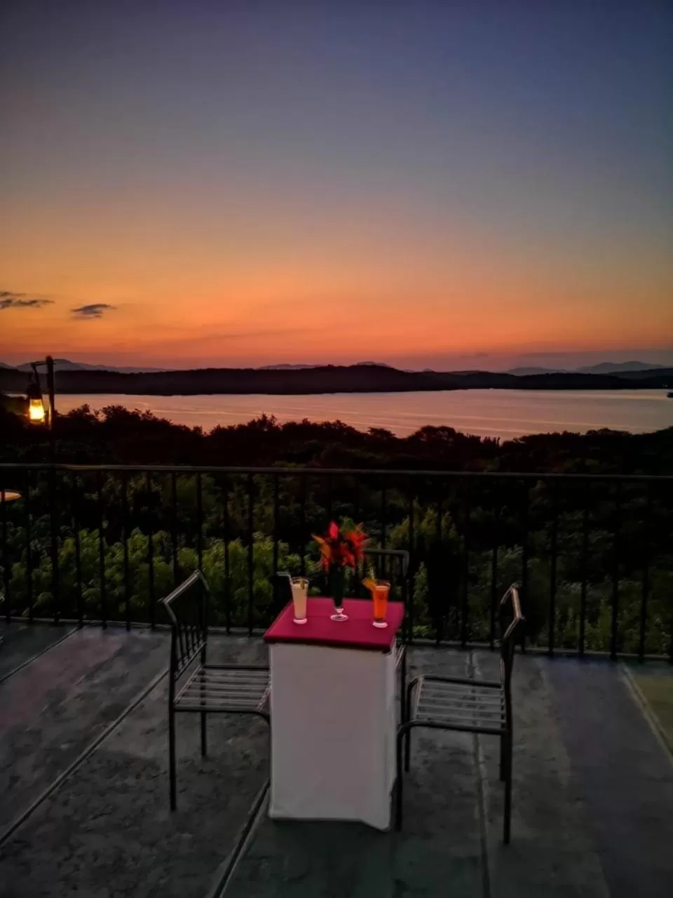 Dining area in Lavendish Lake Giritale - Former Giritale Hotel