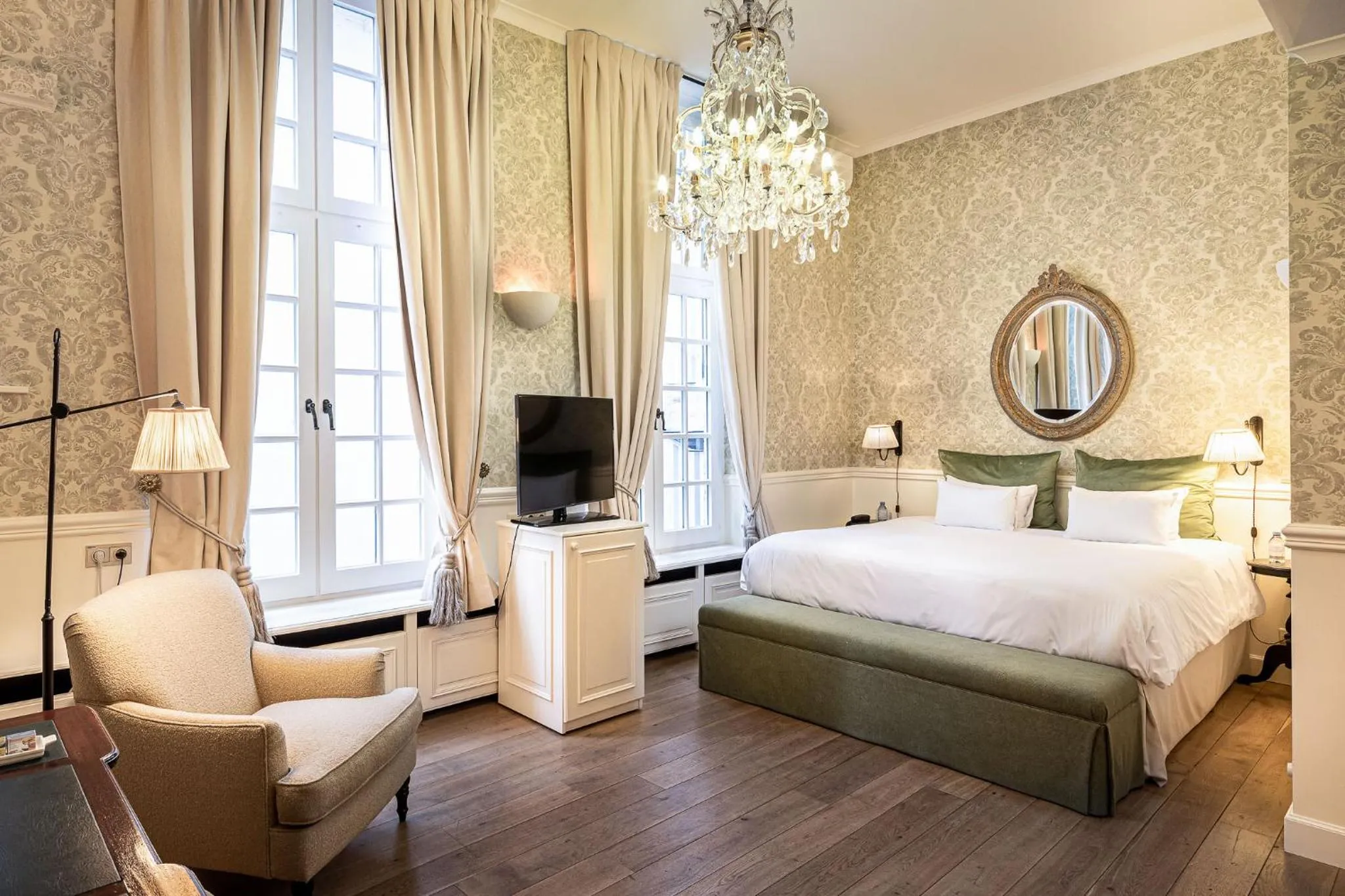 Photo of the whole room, Bed in De Tuilerieën - Small Luxury Hotels of the World