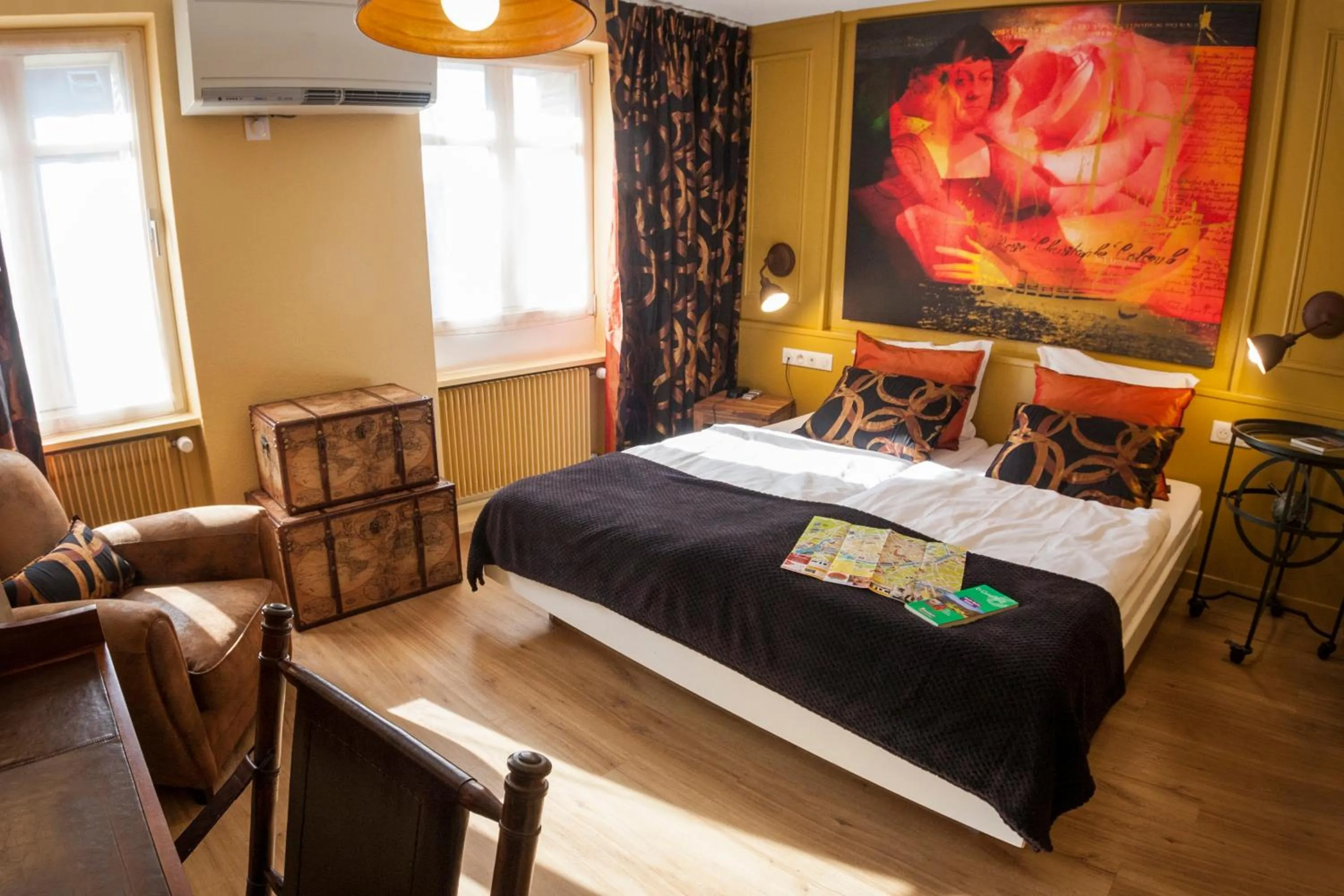 Photo of the whole room, Bed in Hotel Roses