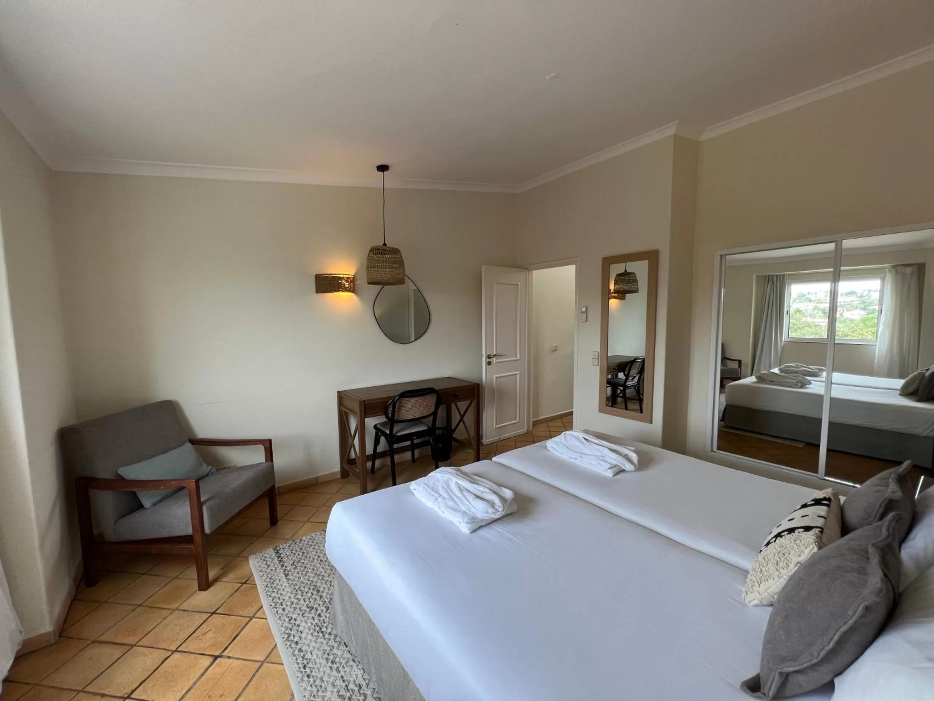 Bedroom, Bed in Pestana Palm Gardens