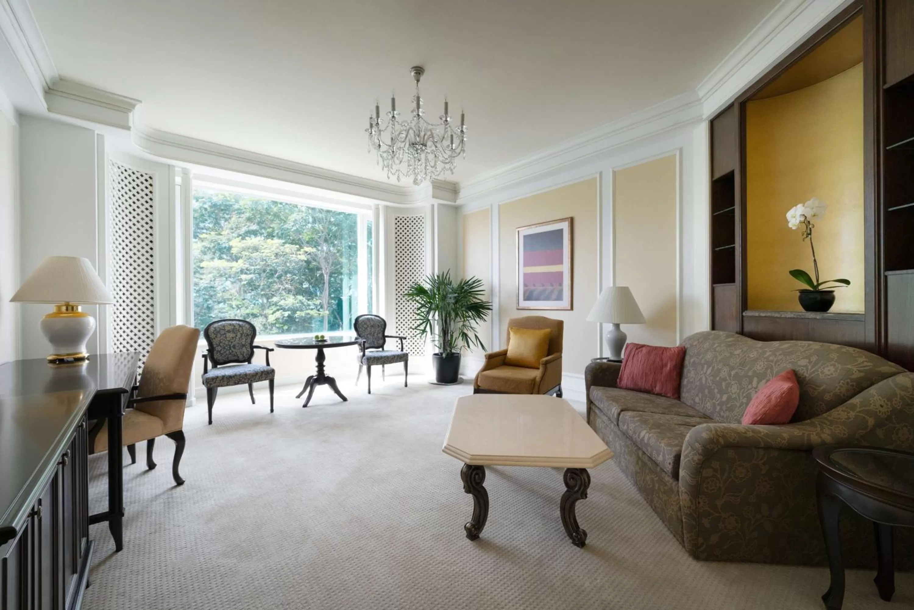 Photo of the whole room in Shangri-La Singapore