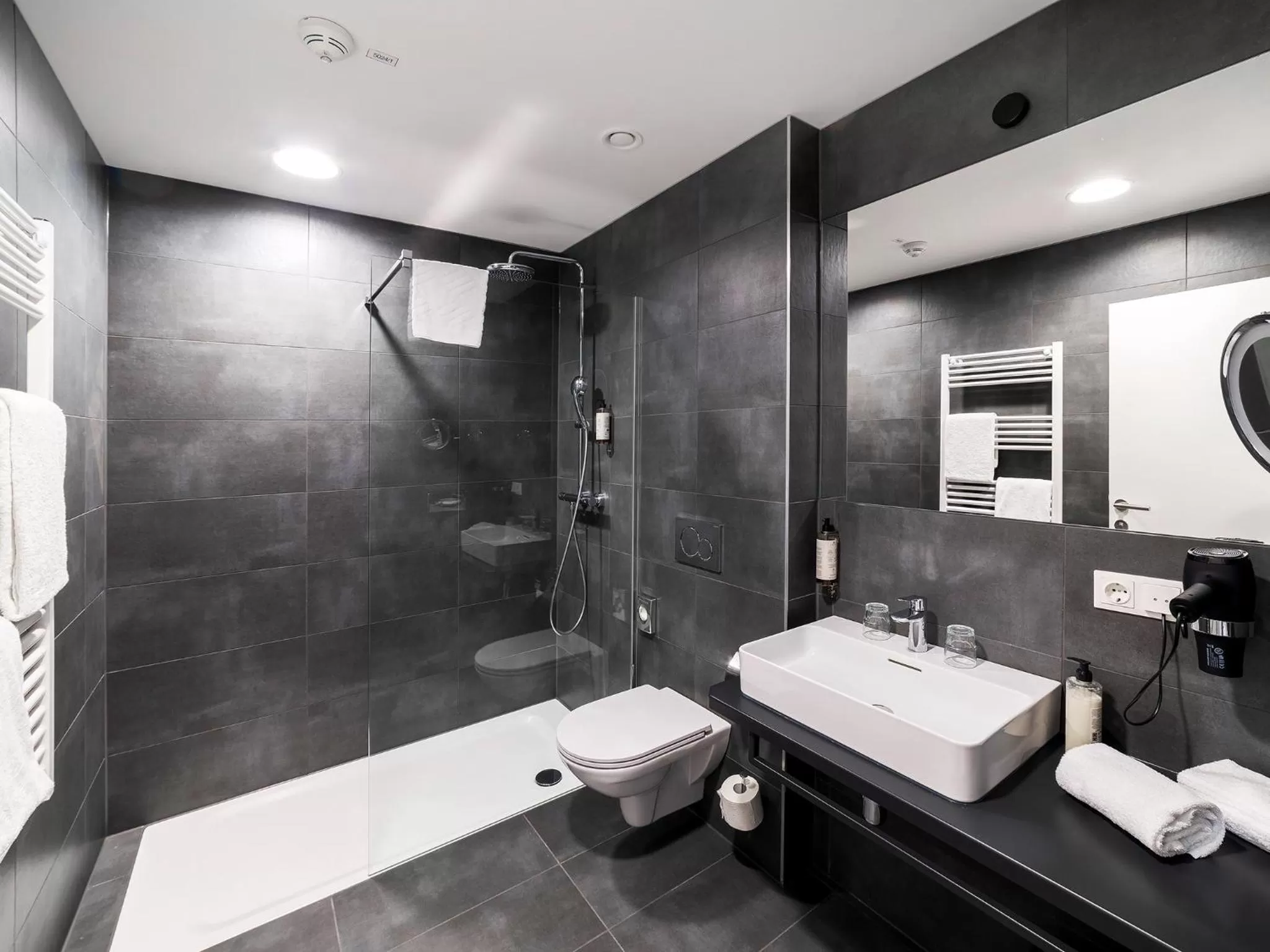 Bathroom in DORMERO HoHo Wien