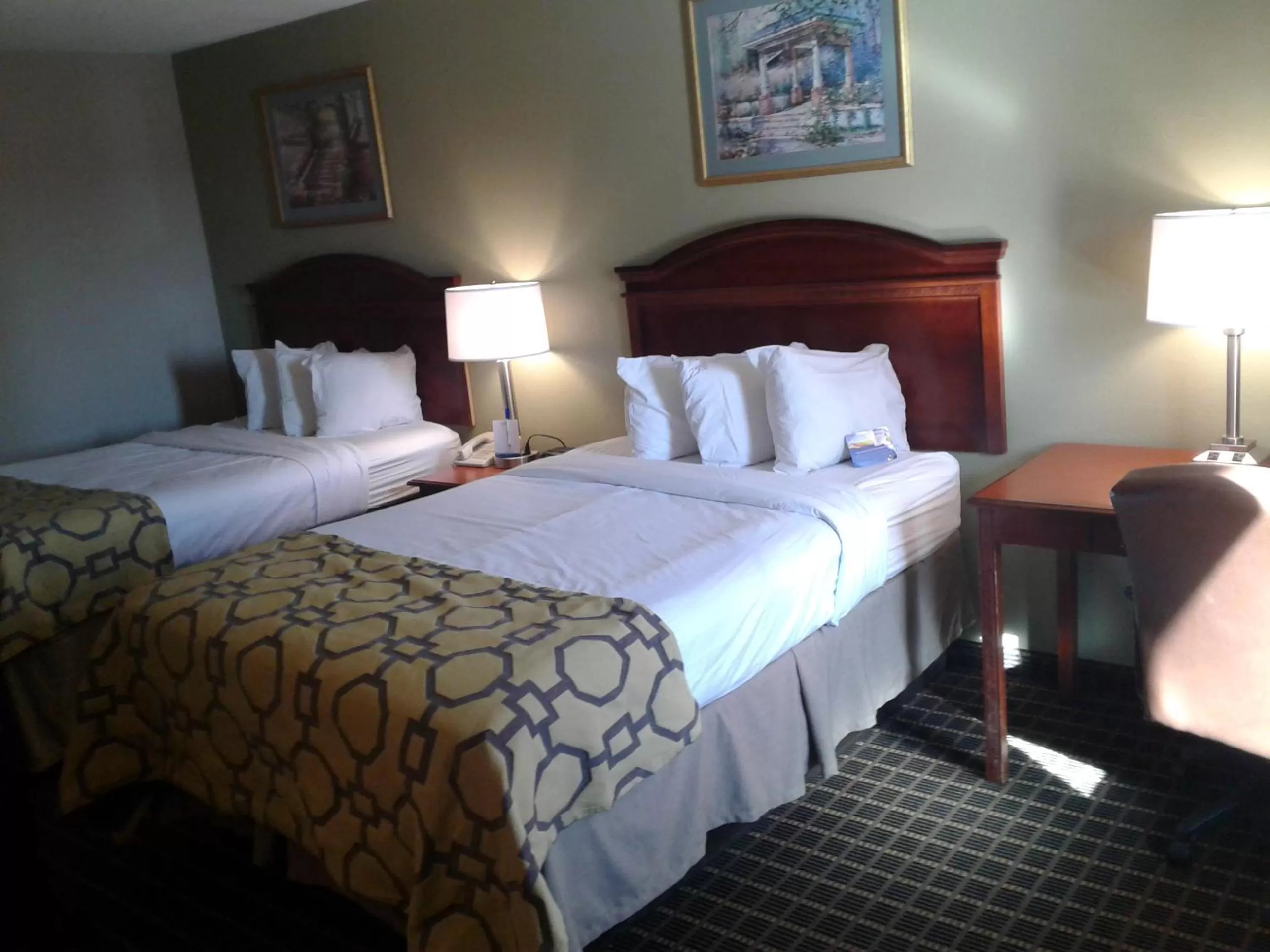 Photo of the whole room, Bed in Baymont by Wyndham Clarksville Northeast