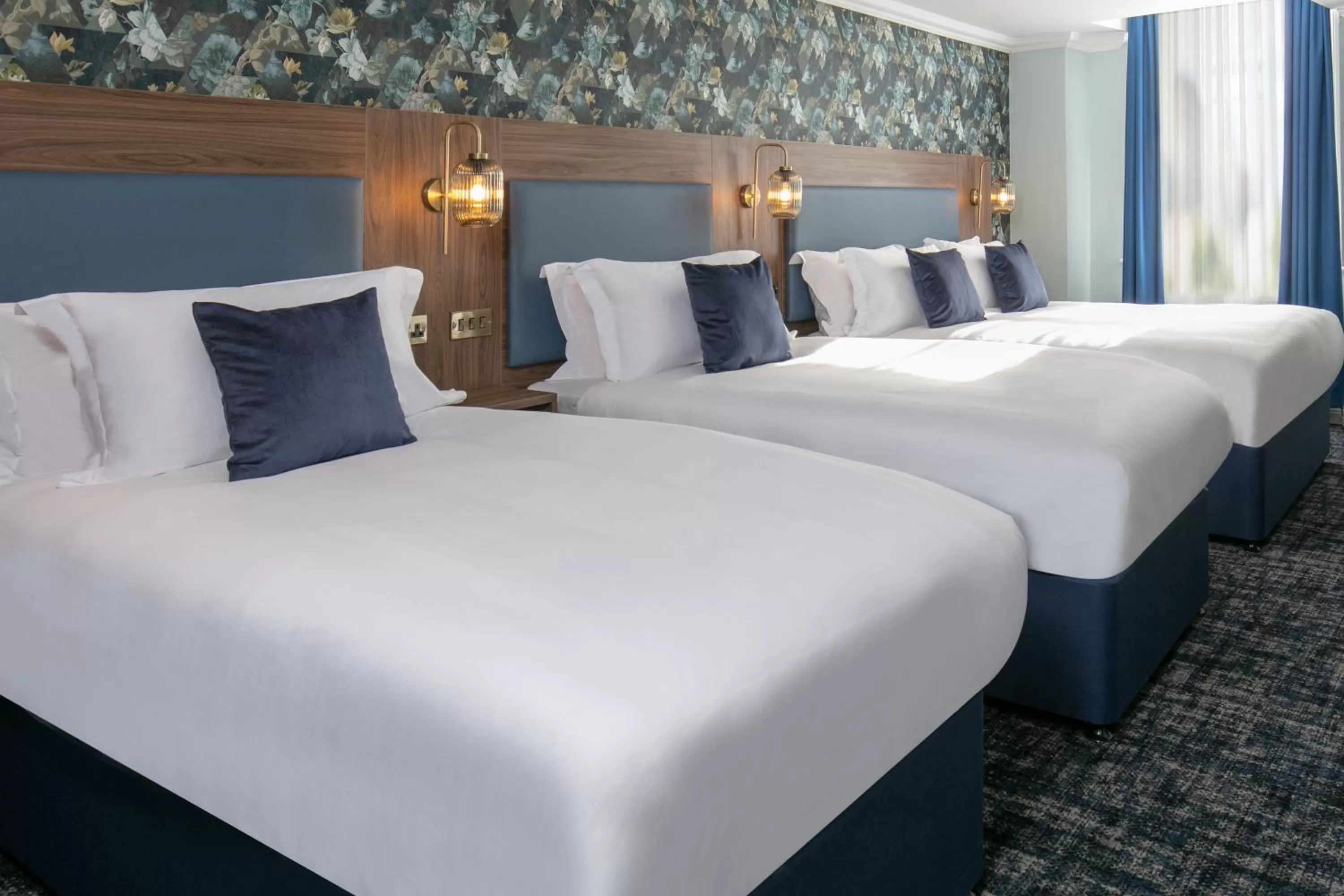 Bed in Best Western Hotel 99