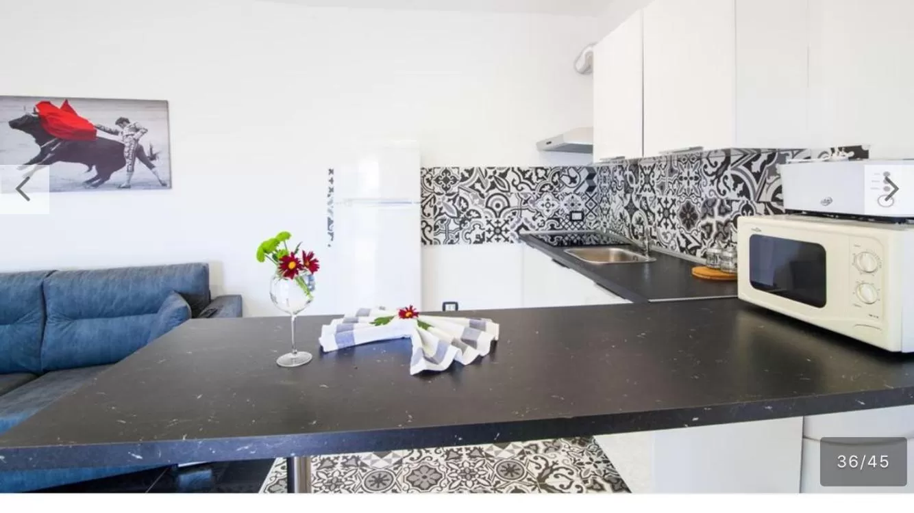 Kitchen/Kitchenette in Paraiso villas