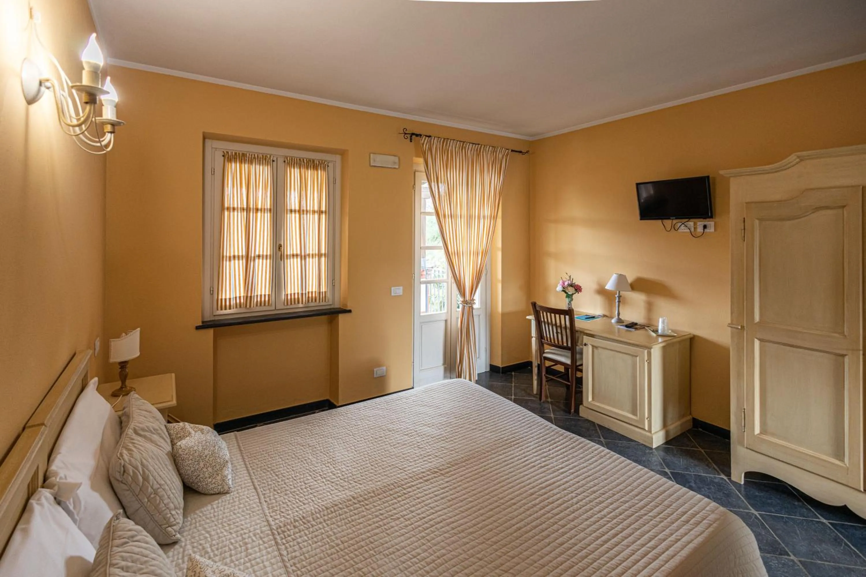 Bed in Albergo la Luna