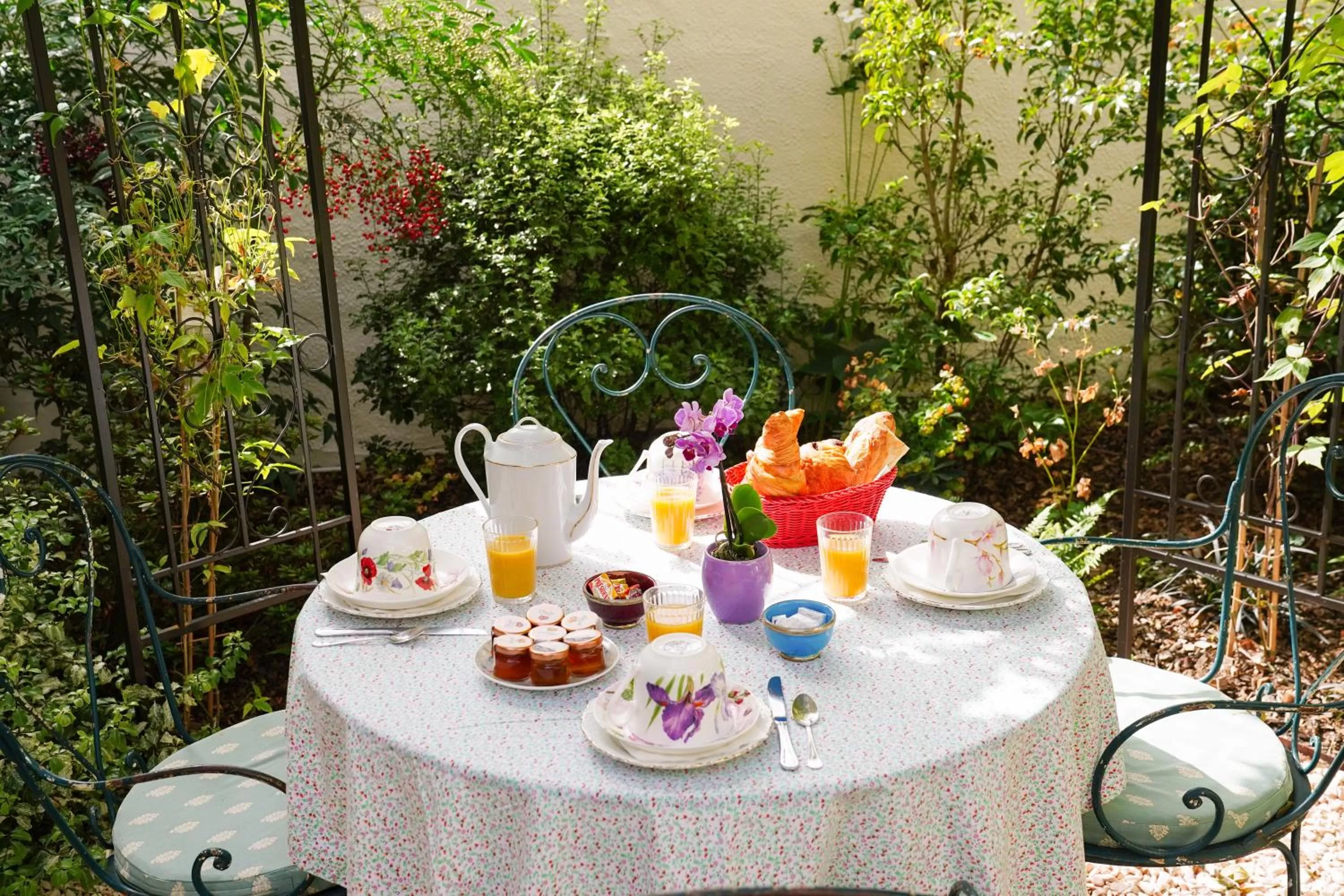 Breakfast in Villa Escudier Appart-hôtel