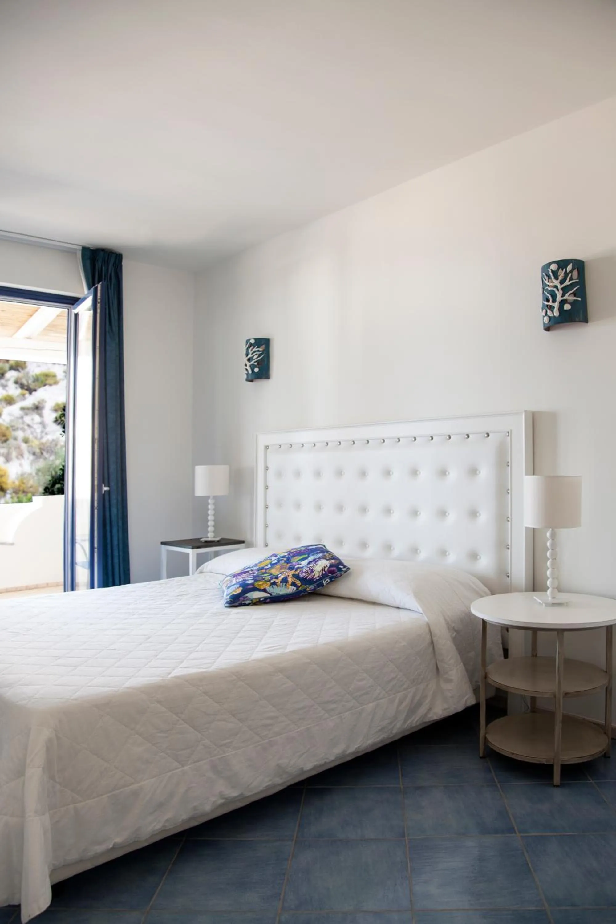 Bed in Hotel Cutimare - Aeolian Charme