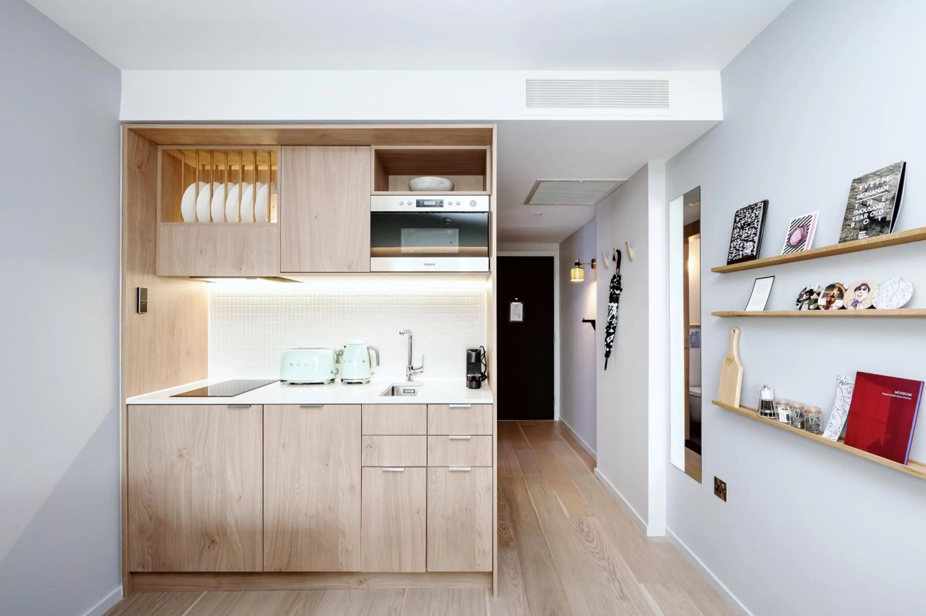 Kitchen or kitchenette in Wilde Aparthotels London Paddington