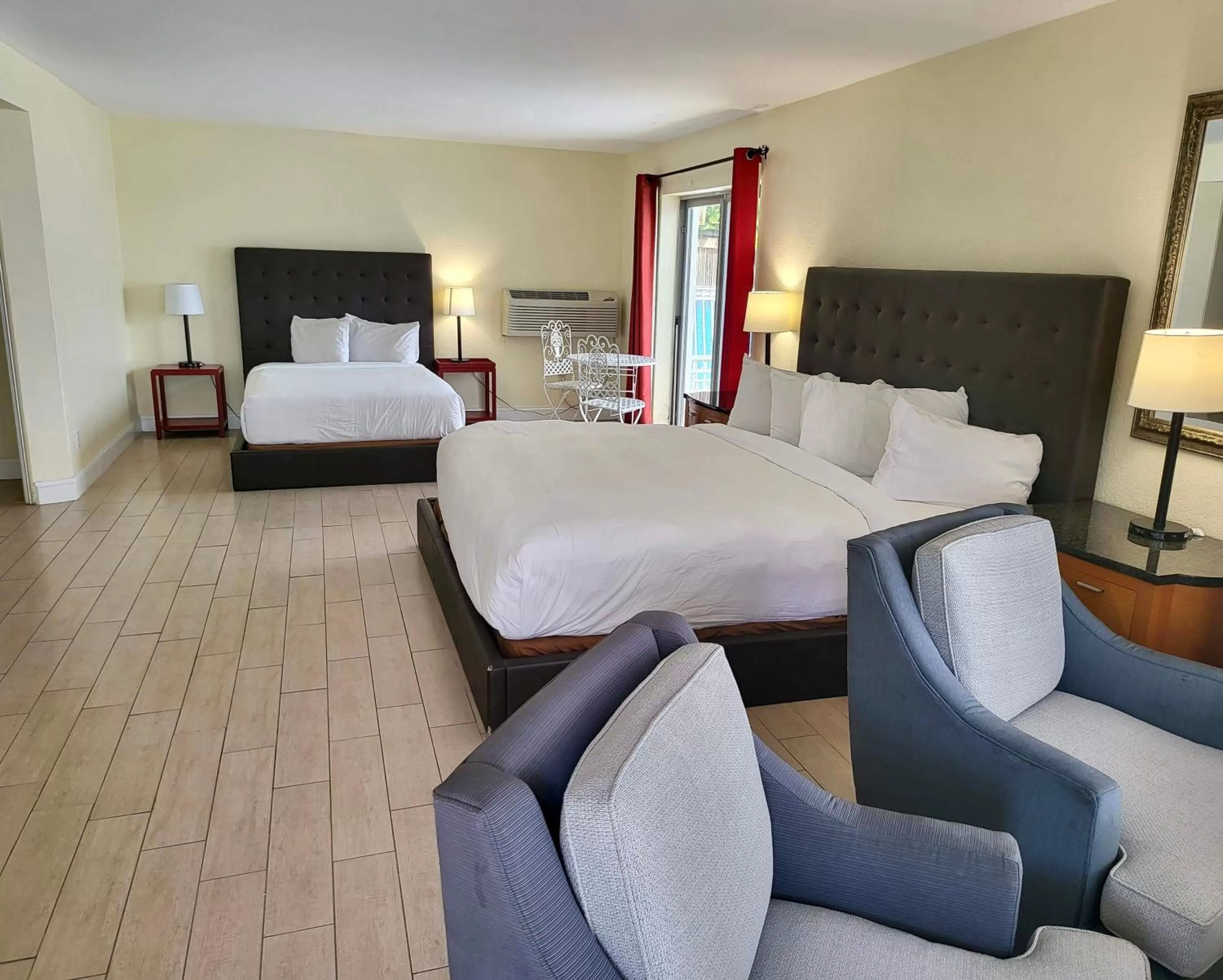 Bed in Chateau Mar Beach Resort