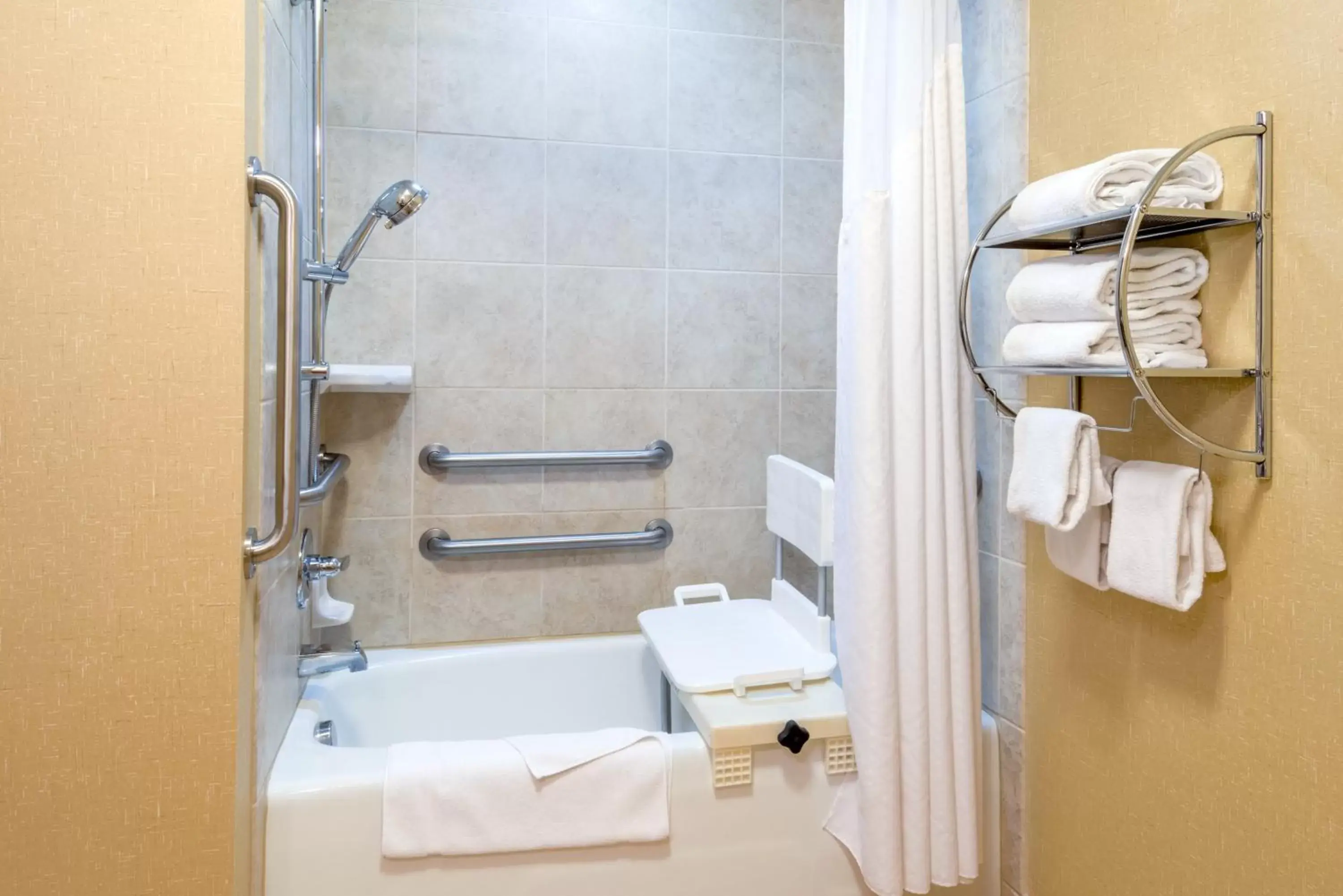 King Room - Mobility Access/Hearing Accessible in Holiday Inn Hotel & Suites Grand Junction-Airport by IHG King Room - Mobility Access/Hearing Accessible in Holiday Inn Hotel & Suites Grand Junction-Airport by IHG