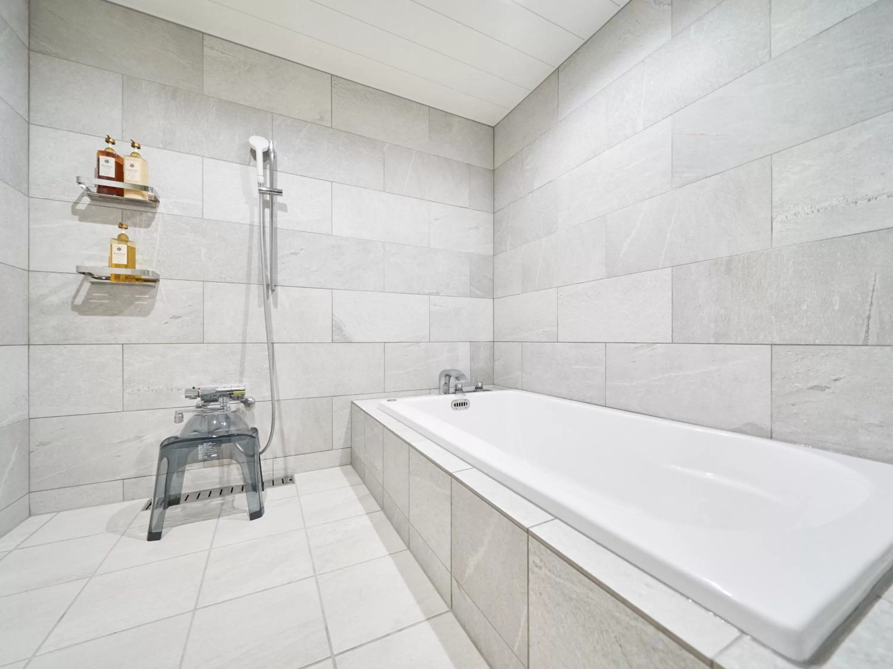 Shower in WeBase KAMAKURA